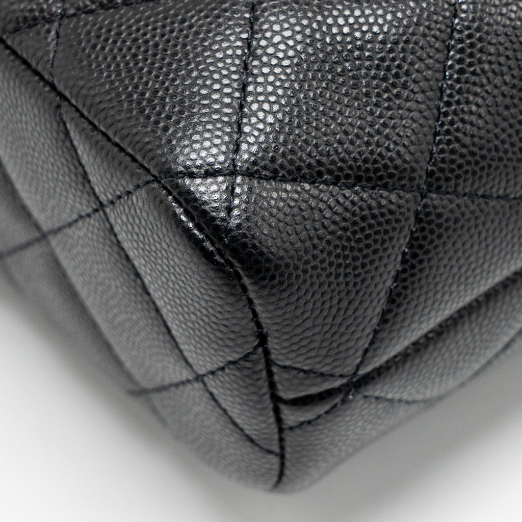 chanel-25c-detail-cc-logo-quilted-hobo-bag-caviar-black-lghwmicrochip-1