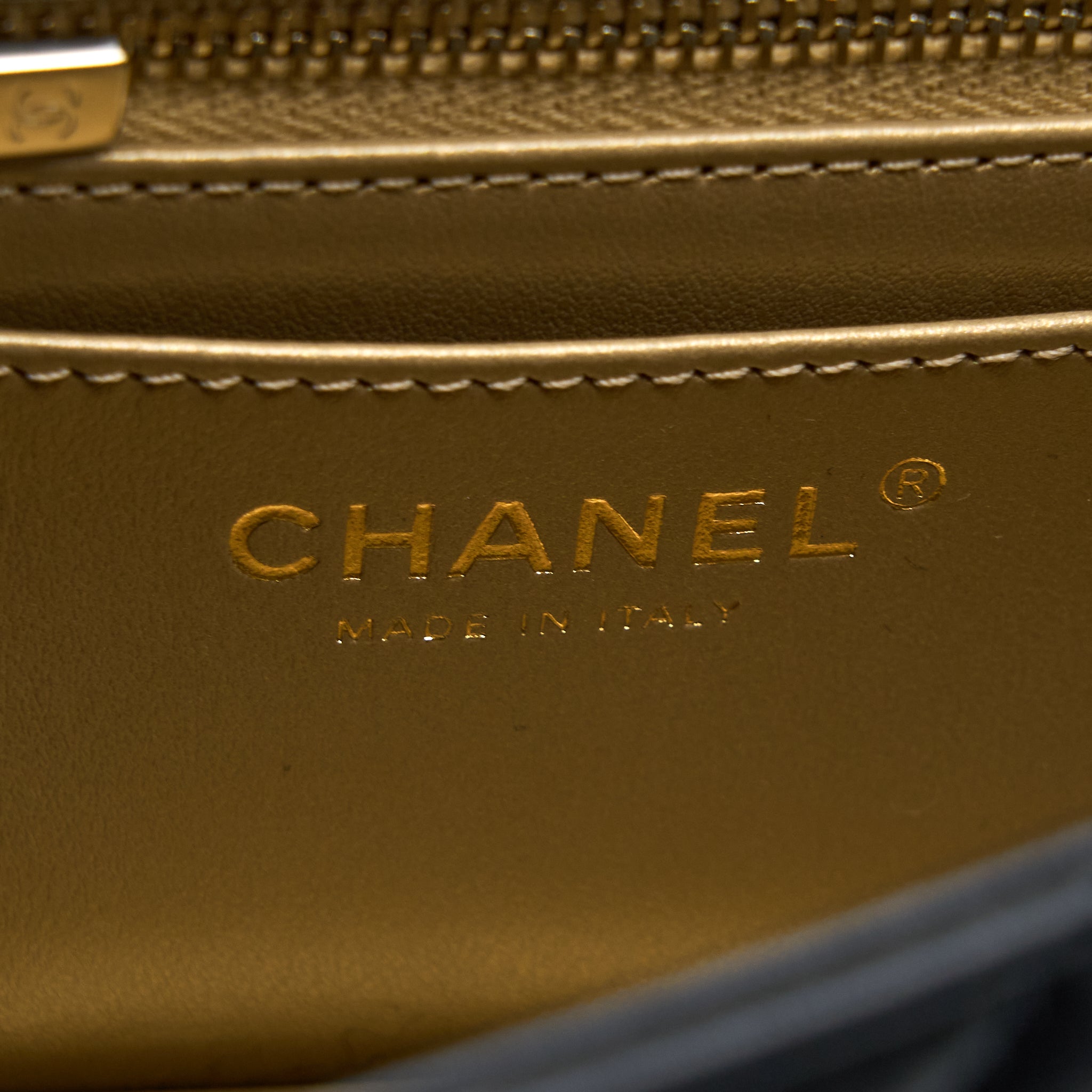 chanel-23c-pearl-crush-mini-rectangular-lambskin-black-lghw-microchip