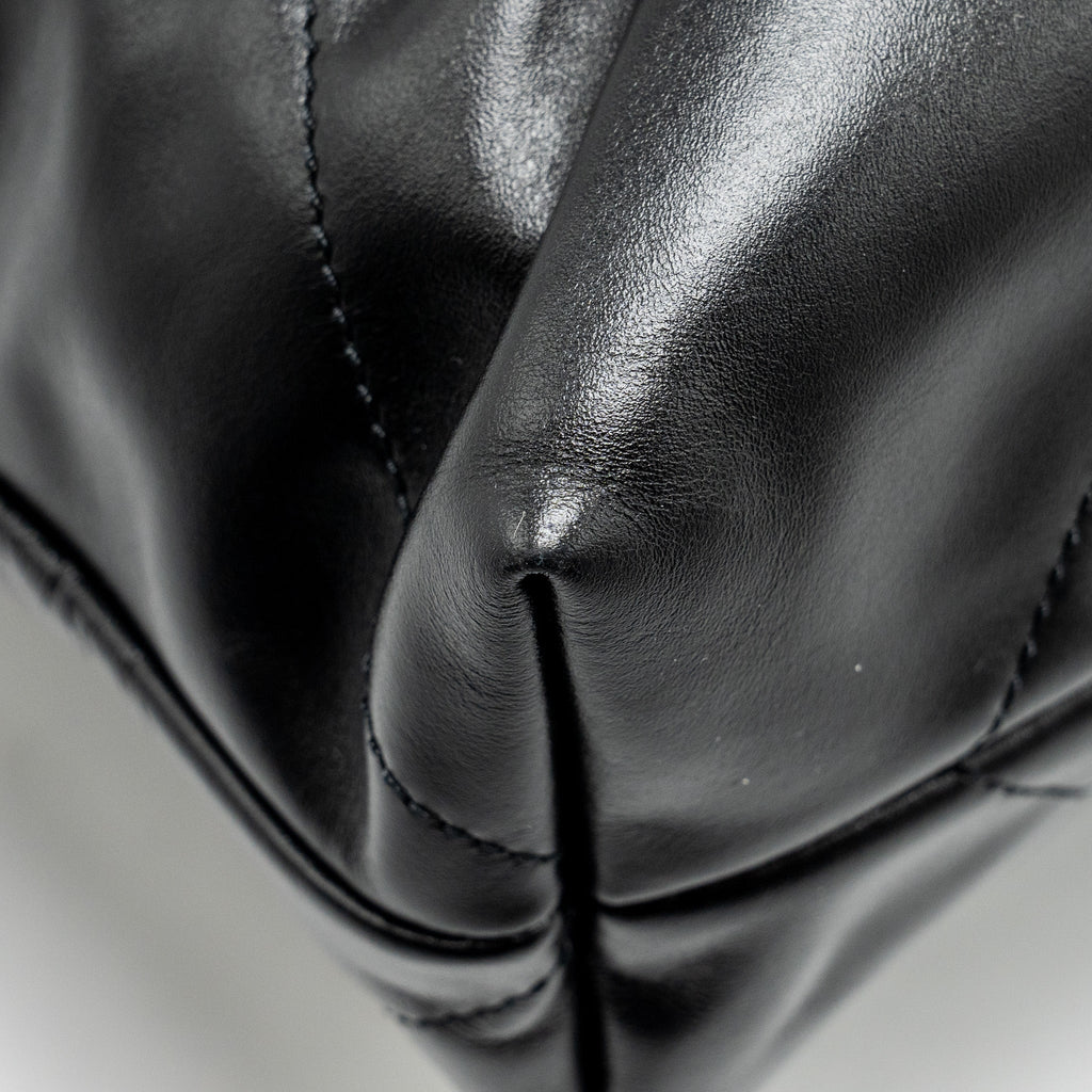 chanel-medium-22-bag-shiny-calfskin-black-ghw-copy