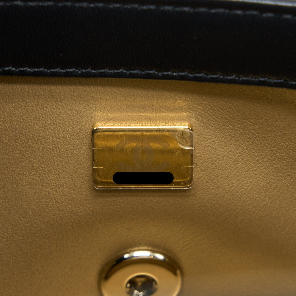chanel-23c-pearl-crush-mini-rectangular-lambskin-black-lghw-microchip