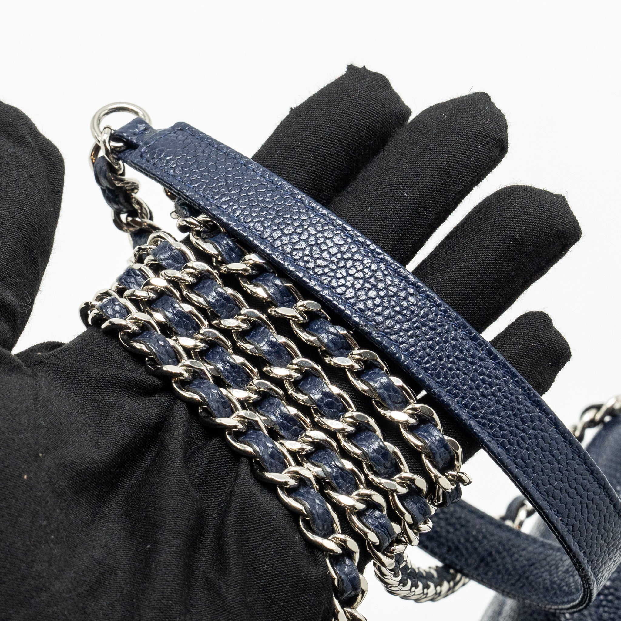 chanel-square-chevron-wallet-on-chain-navy-caviar-navy-shw