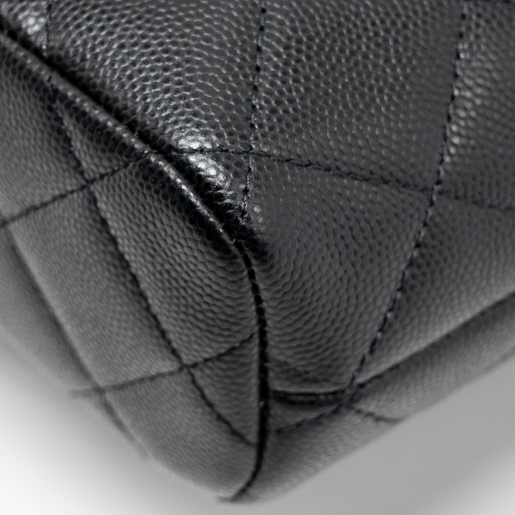 chanel-25c-detail-cc-logo-quilted-hobo-bag-caviar-black-lghwmicrochip-1