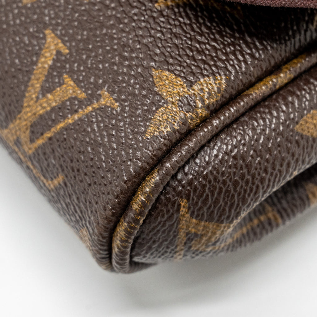louis-vuitton-favourite-pm-monogram-canvas-ghw-1
