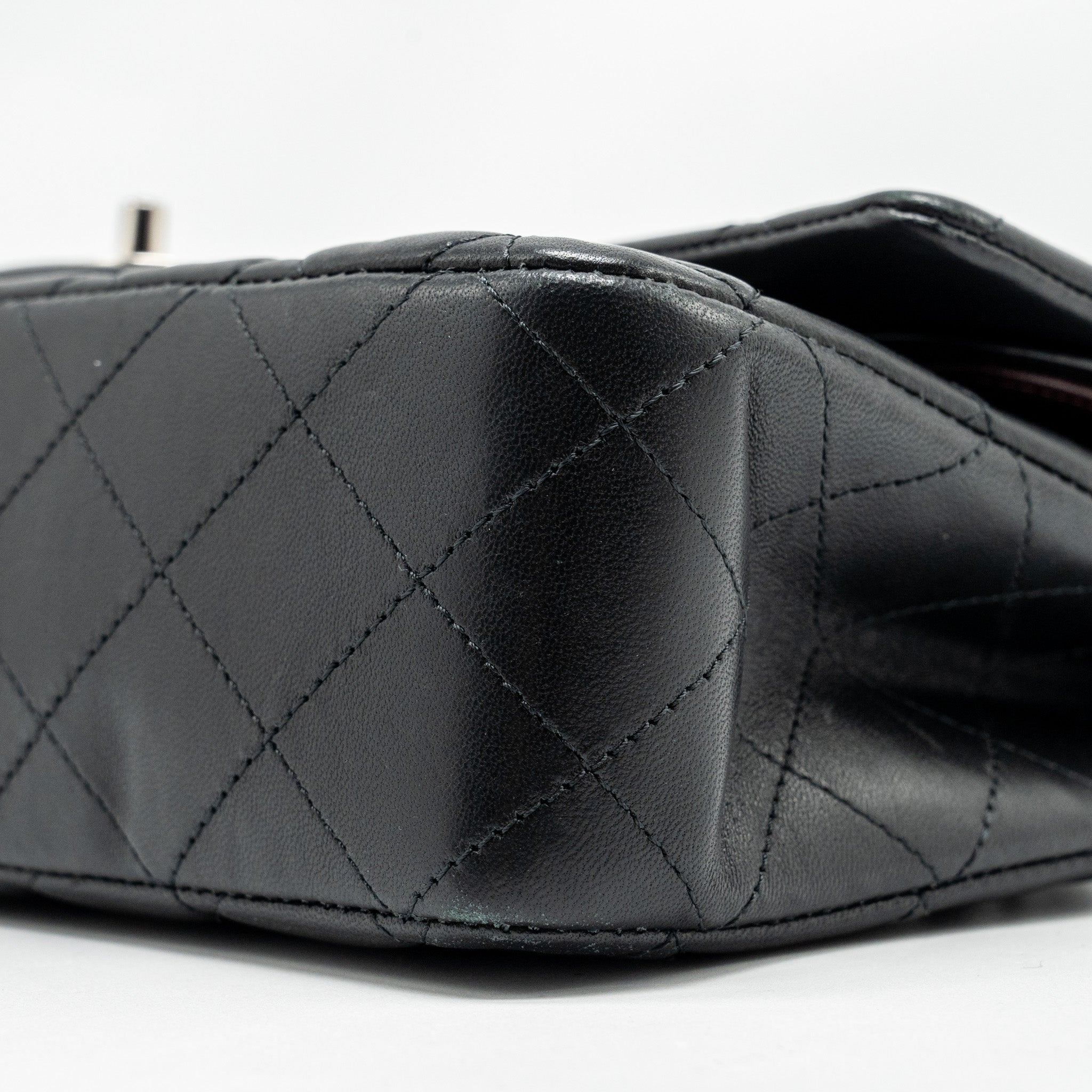 chanel-medium-classic-double-flap-bag-lambskin-black-shw-copy-1