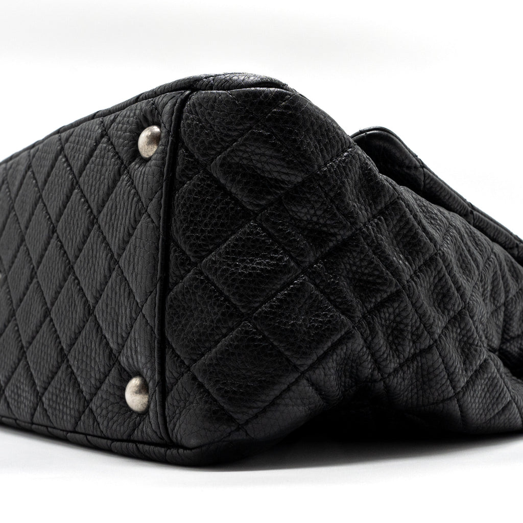 chanel-xxl-classic-travel-flap-calfskin-black-ruthenium-hardware