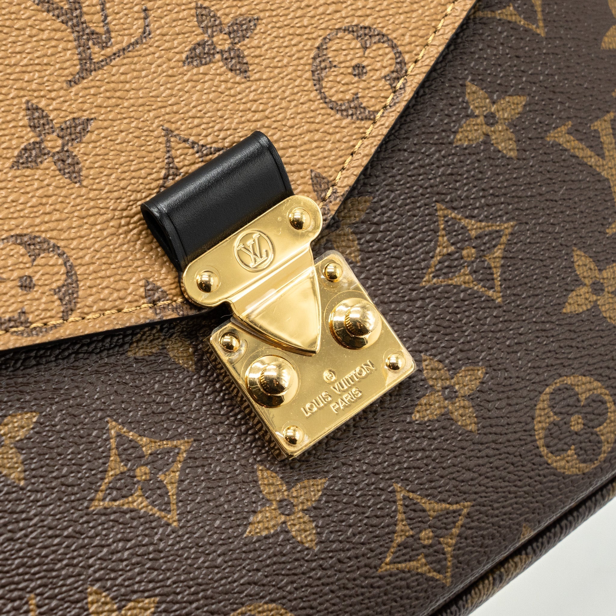 louis-vuitton-pochette-metis-monogram-reverse-canvas-ghw-6