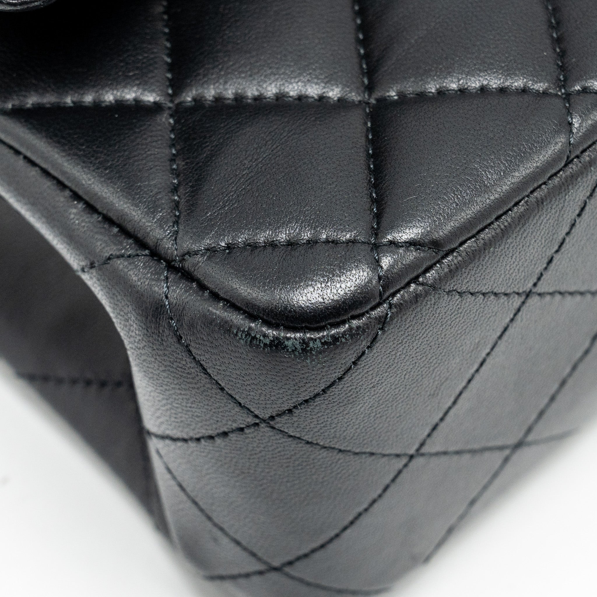 chanel-medium-classic-double-flap-bag-lambskin-black-shw-copy-1