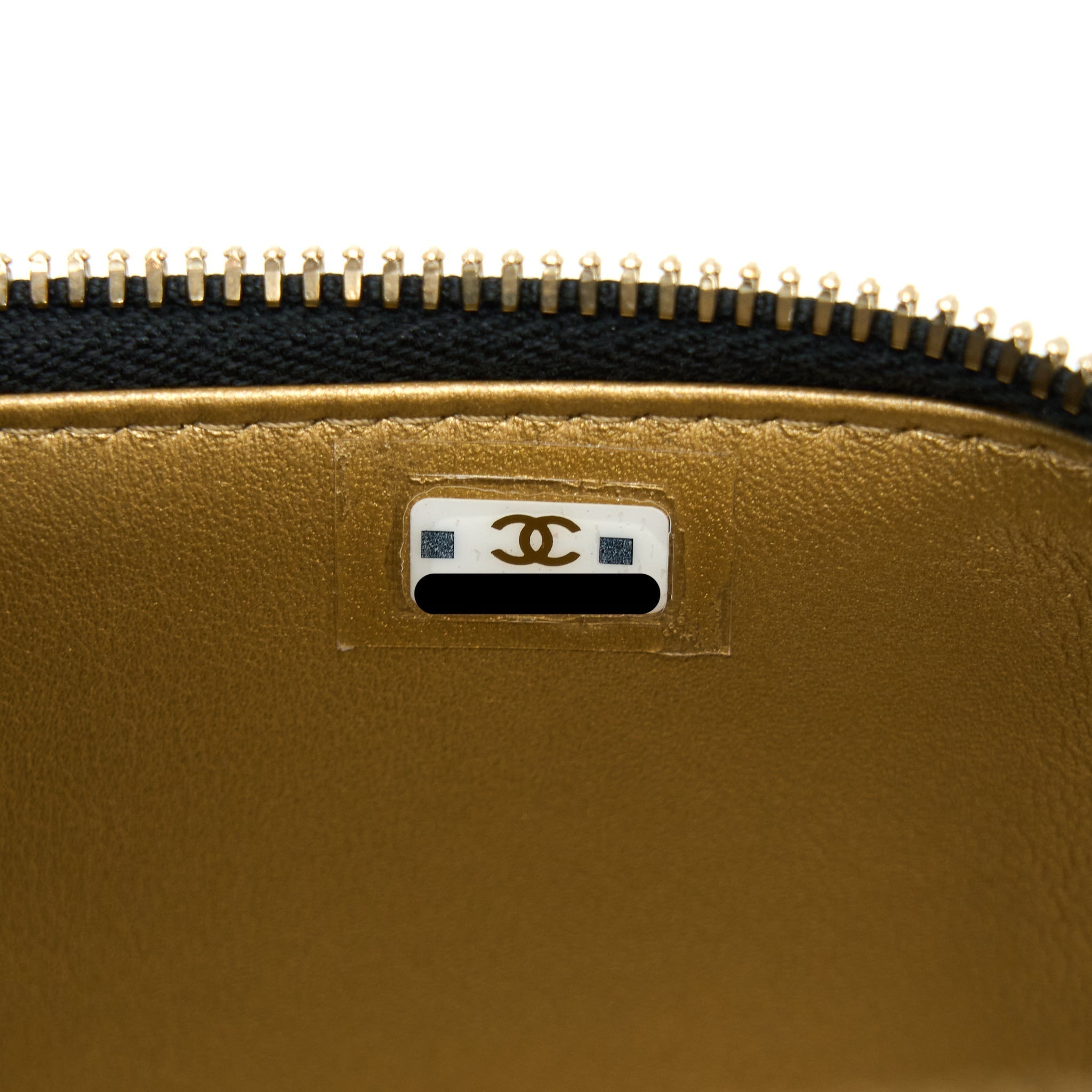 chanel-pearl-crush-long-vanity-lambskin-black-brushed-ghwmicrochip