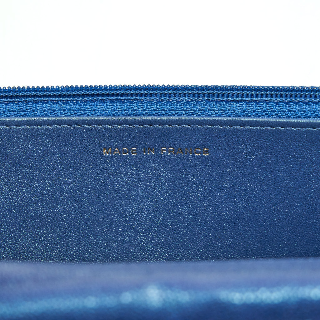 chanel-classic-wallet-on-chain-caviar-iridescent-blue-lghw