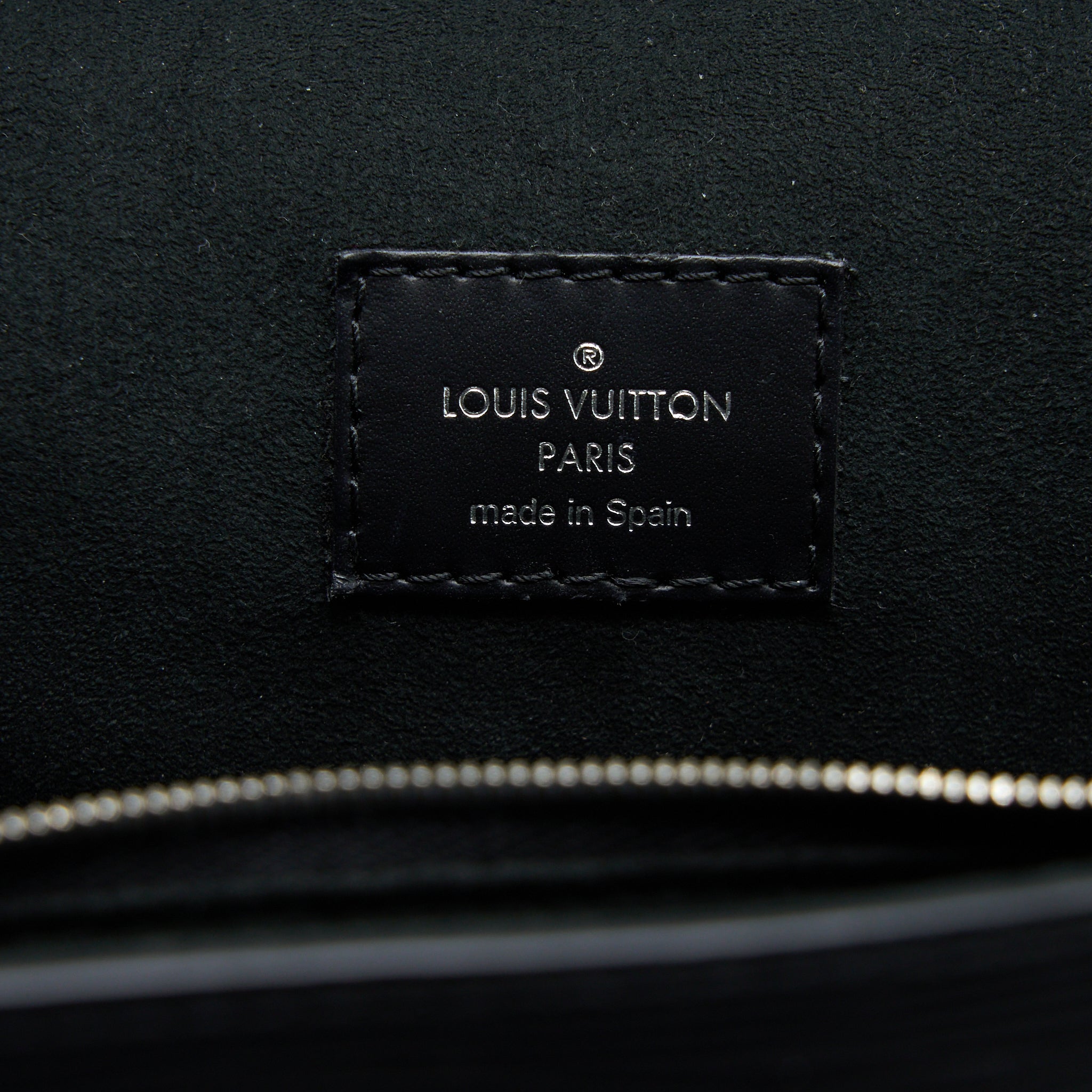 louis-vuitton-cluny-mm-epi-black-shw