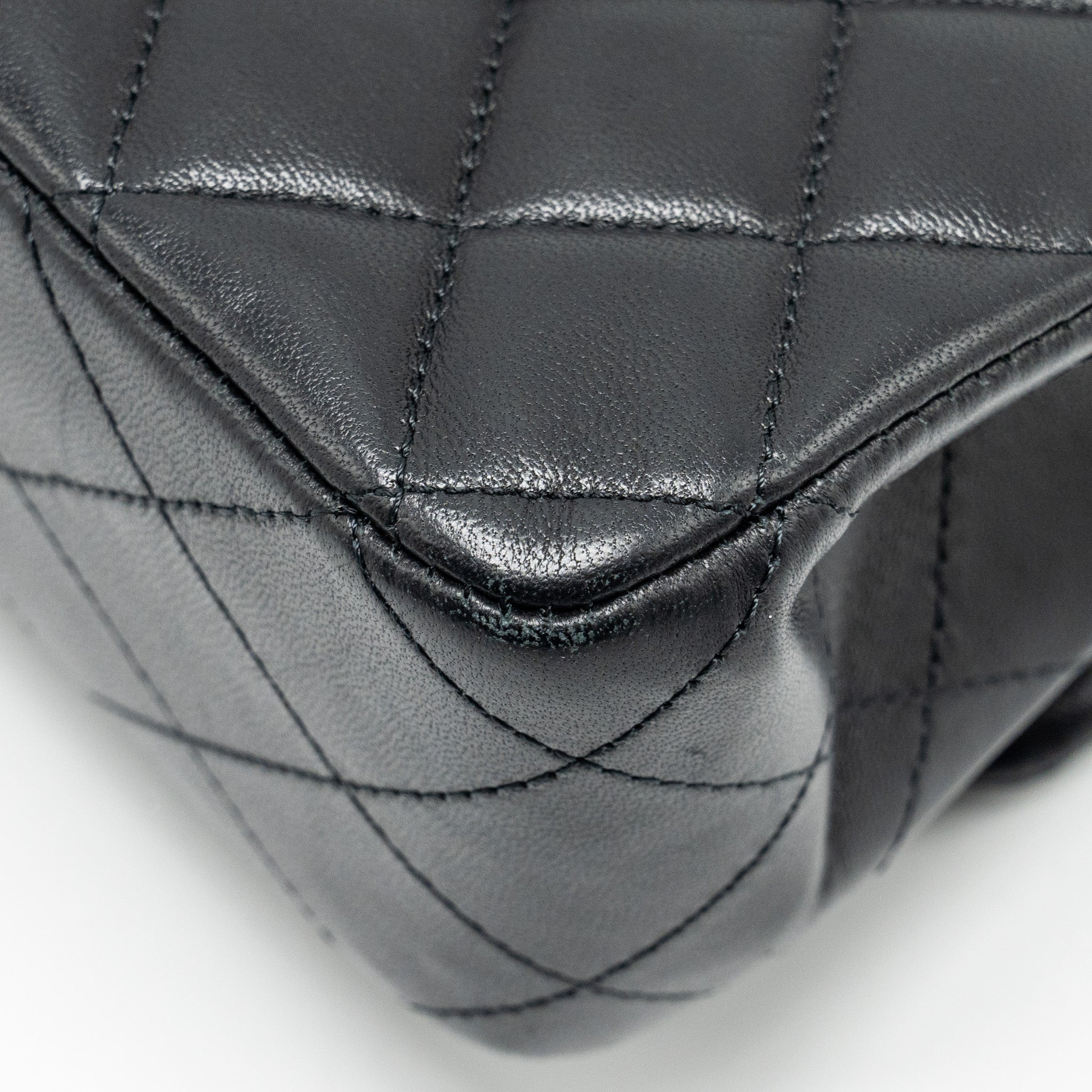 chanel-medium-classic-double-flap-bag-lambskin-black-shw-copy-1