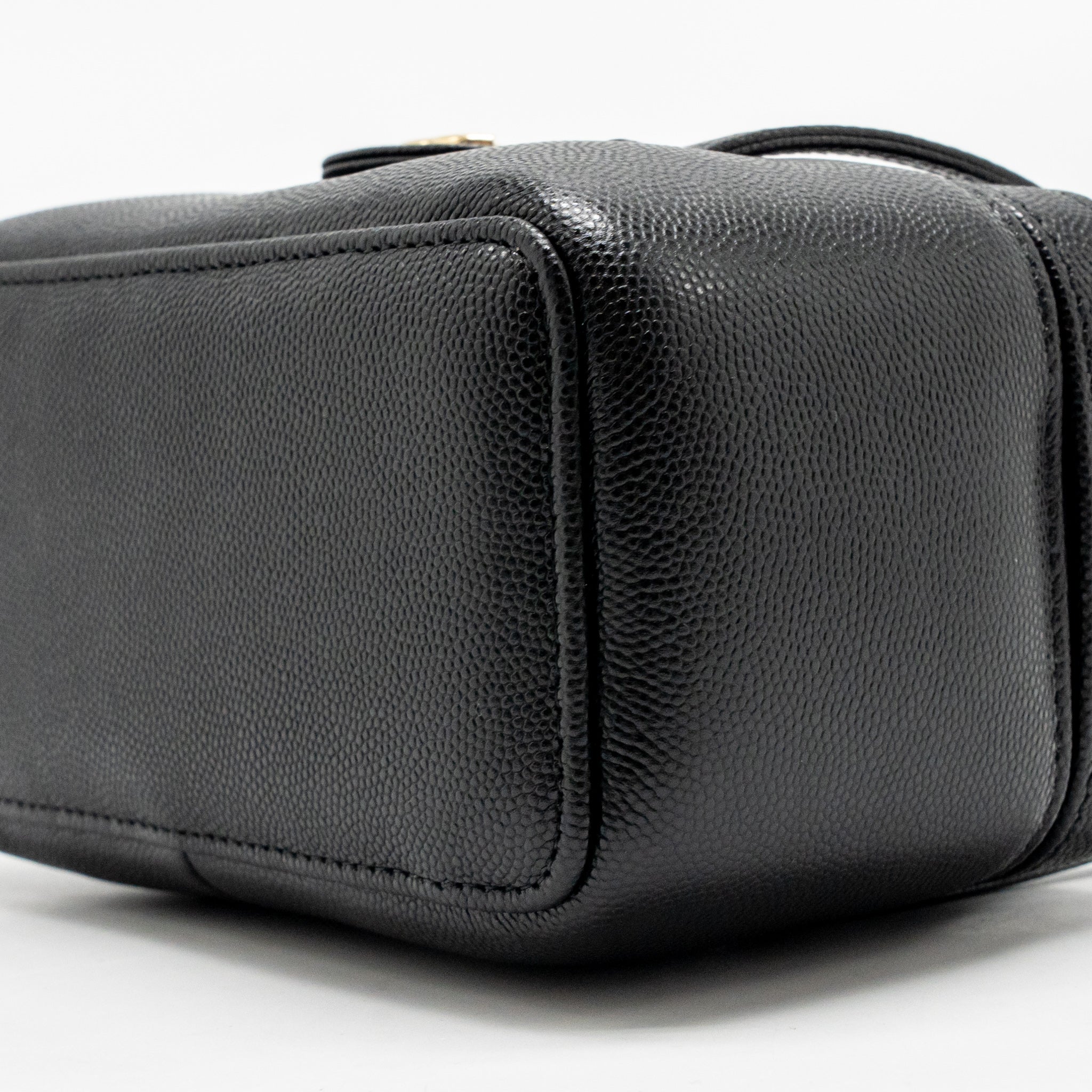 chanel-26p-preppy-coco-mini-vanity-shoulder-bag-caviar-black-ghwmicrochip