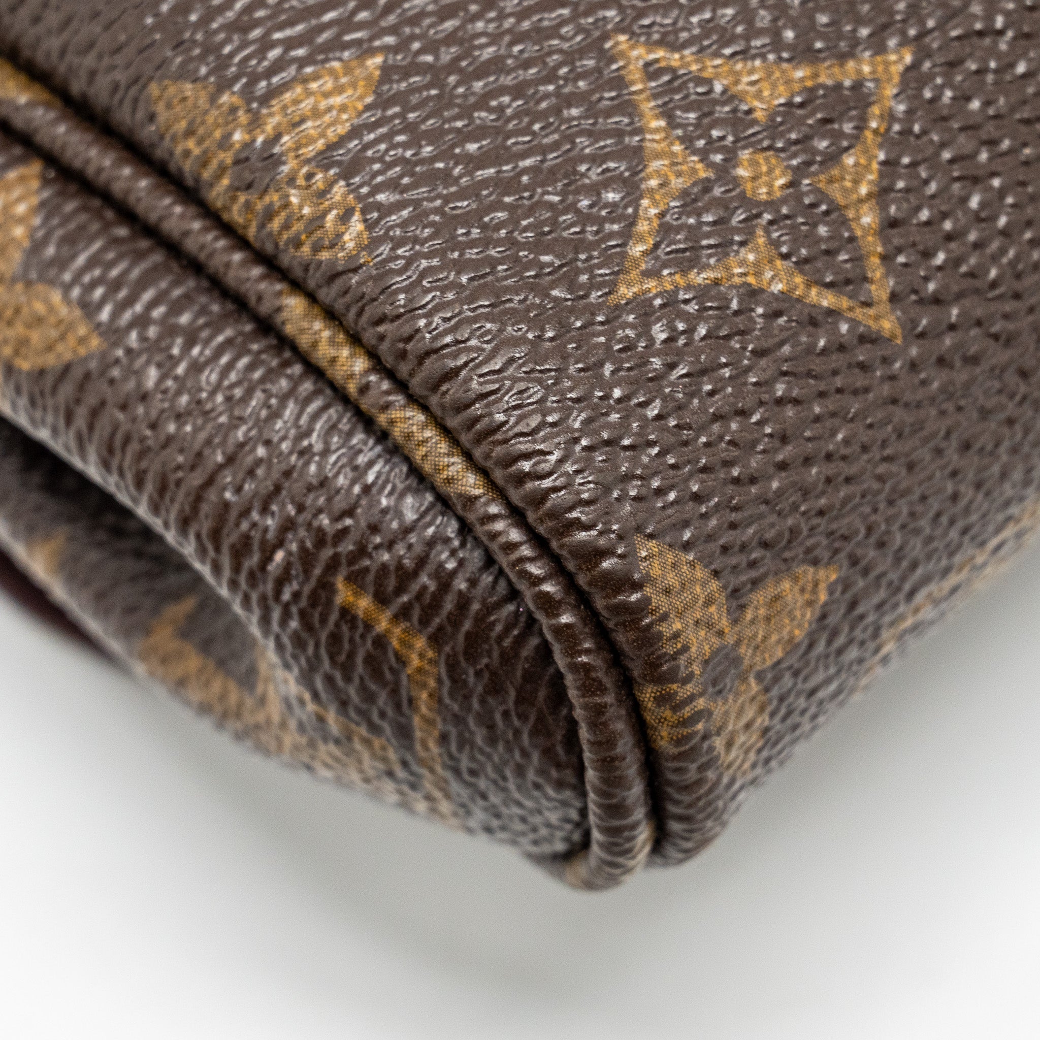 louis-vuitton-favourite-pm-monogram-canvas-ghw-1