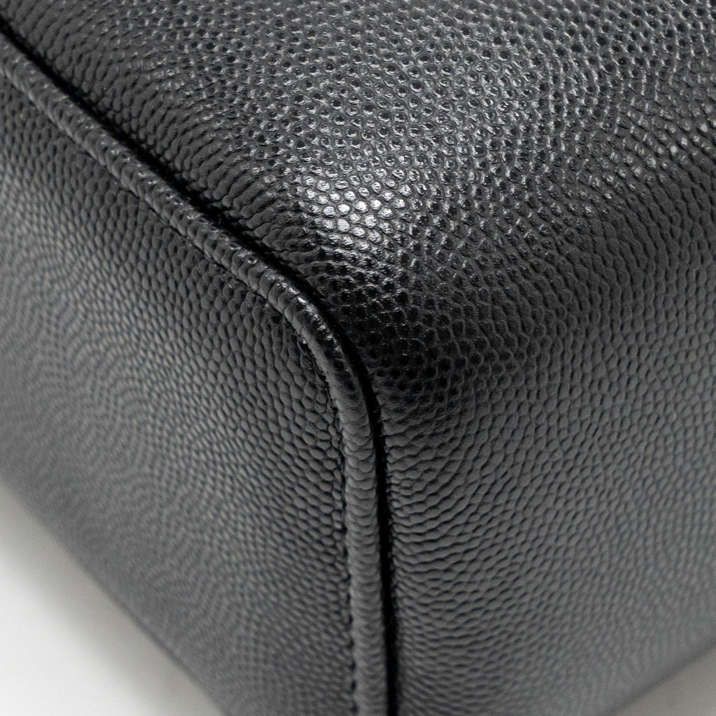 chanel-26p-preppy-coco-mini-vanity-shoulder-bag-caviar-black-ghwmicrochip