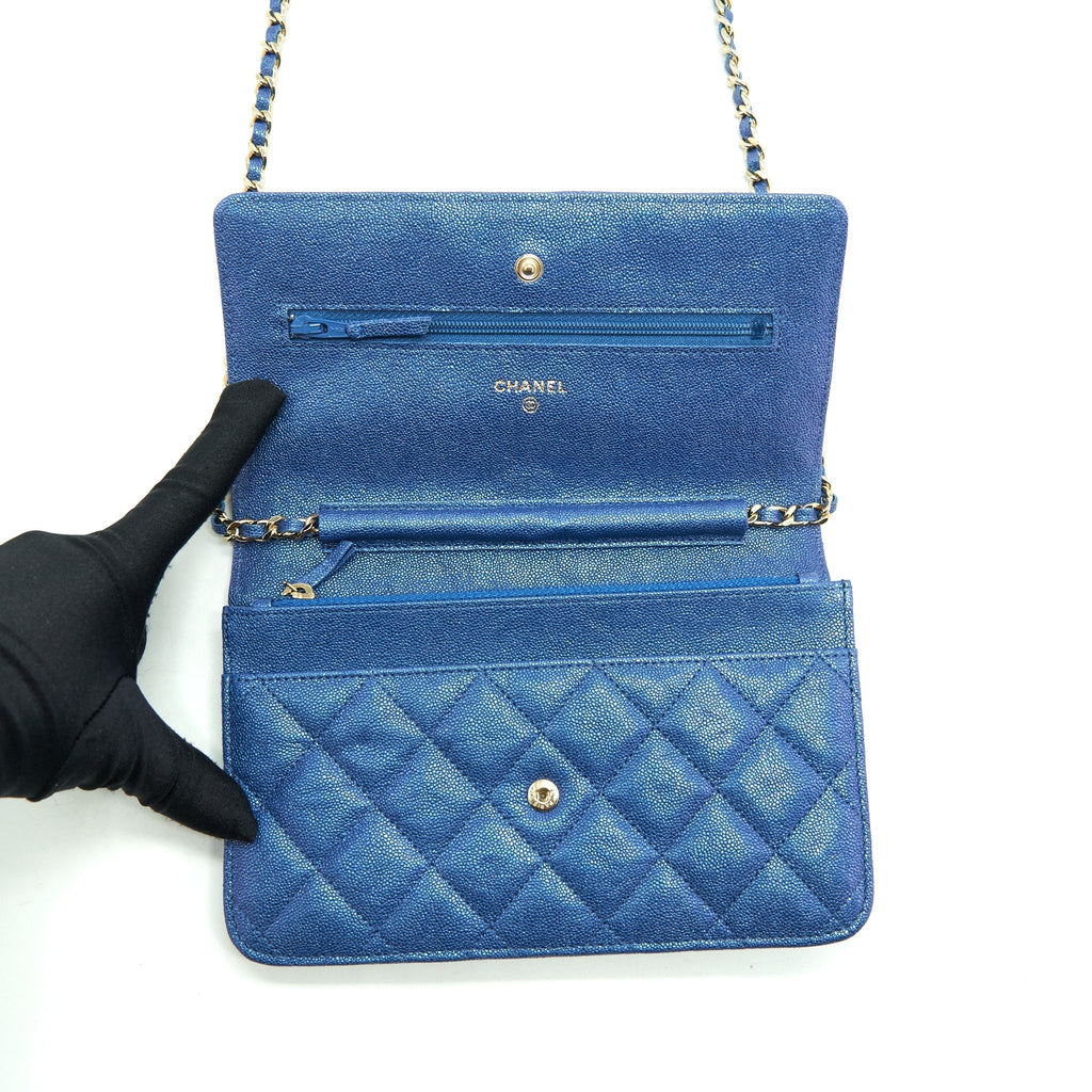 chanel-classic-wallet-on-chain-caviar-iridescent-blue-lghw