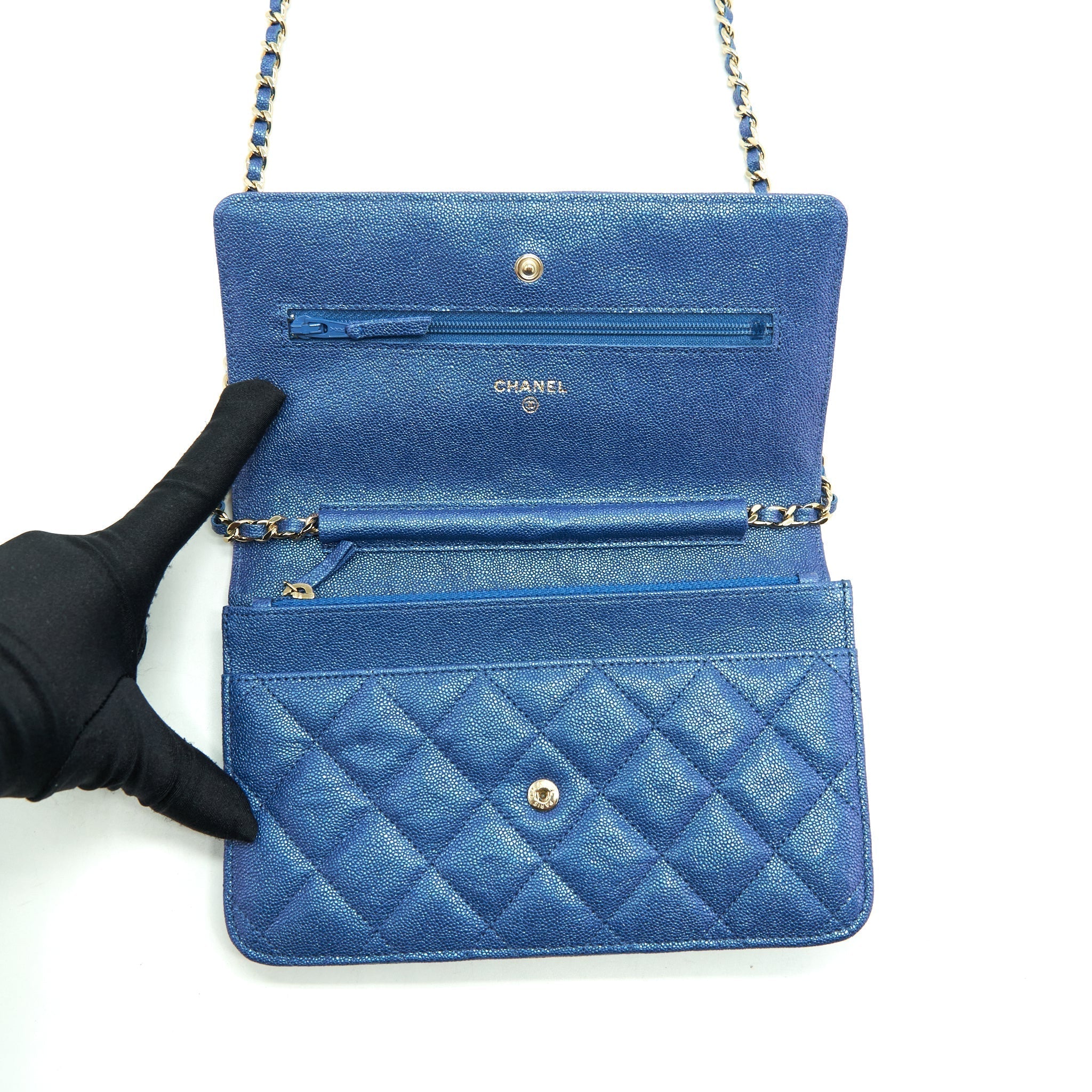 chanel-classic-wallet-on-chain-caviar-iridescent-blue-lghw