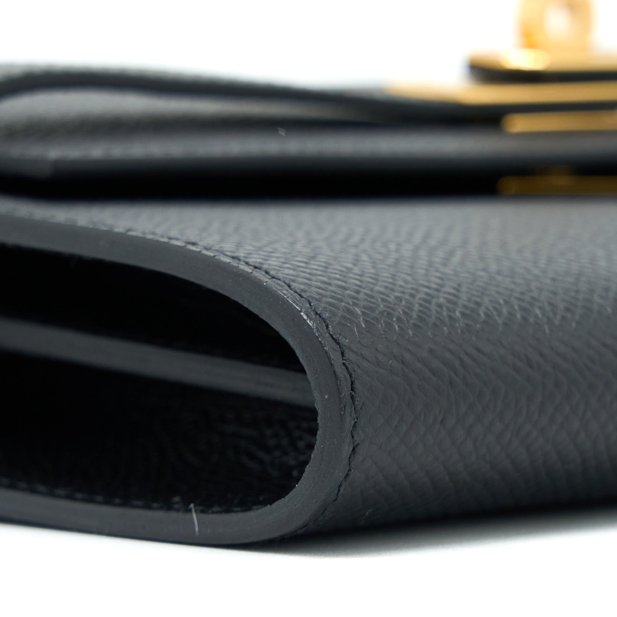 hermes-classic-kelly-to-go-epsom-black-ghw-stamp-u