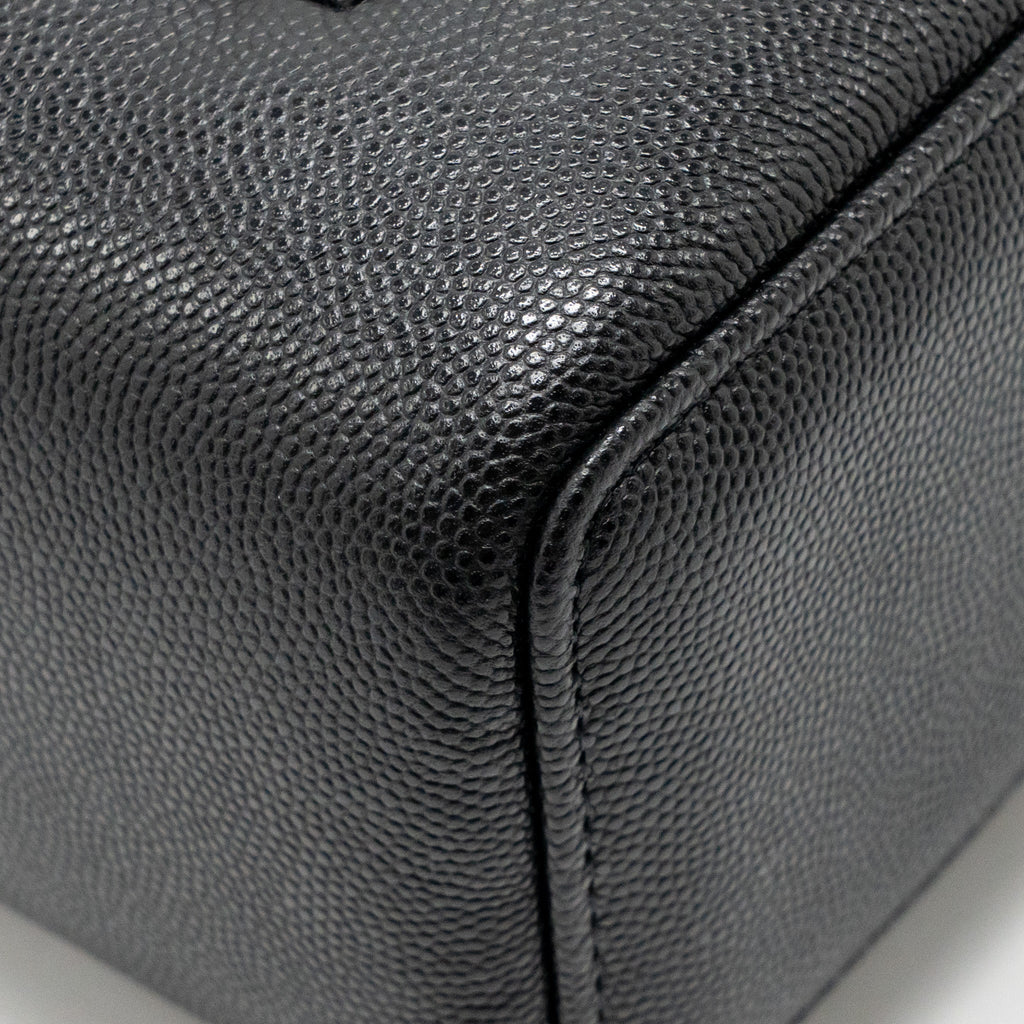 chanel-26p-preppy-coco-mini-vanity-shoulder-bag-caviar-black-ghwmicrochip