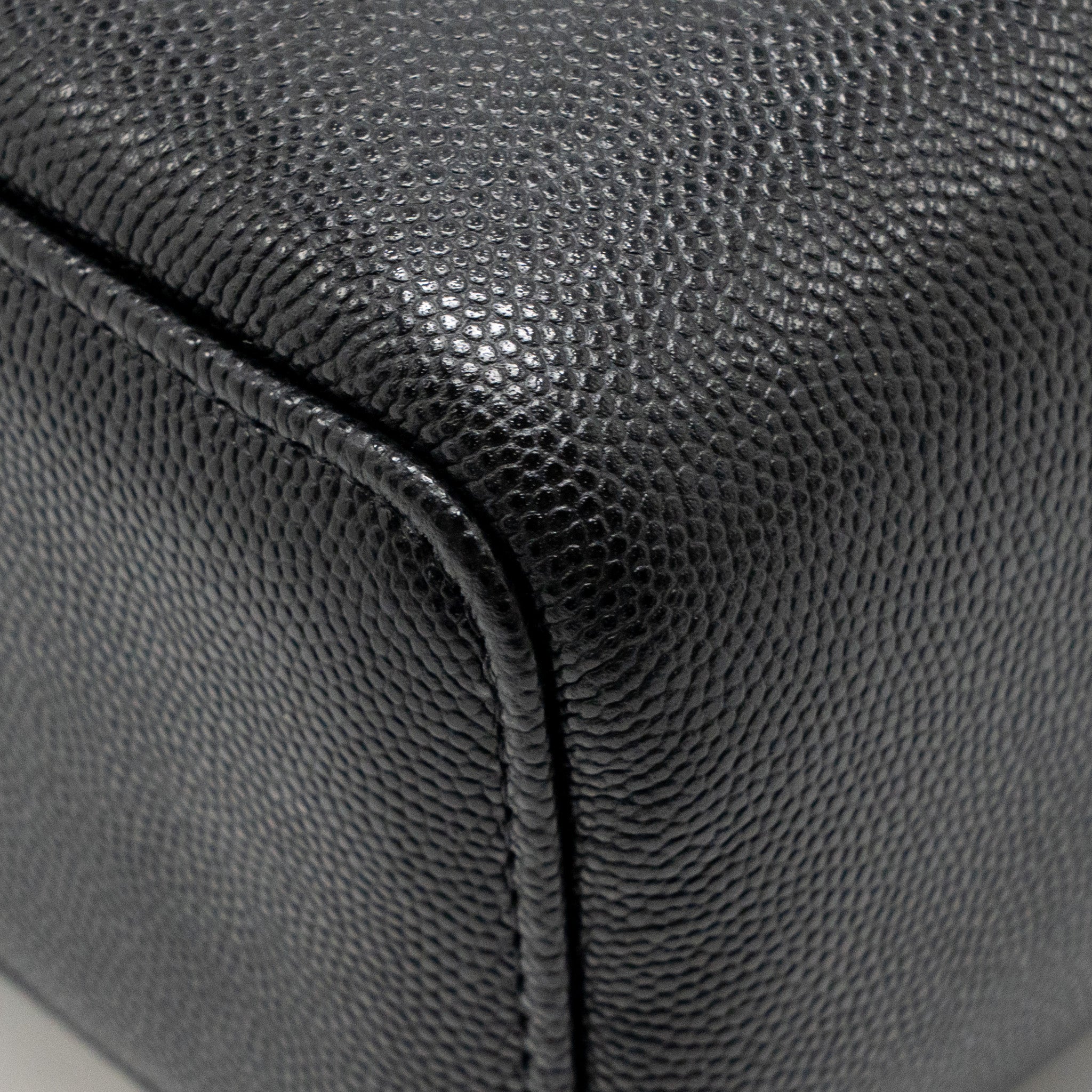 chanel-26p-preppy-coco-mini-vanity-shoulder-bag-caviar-black-ghwmicrochip