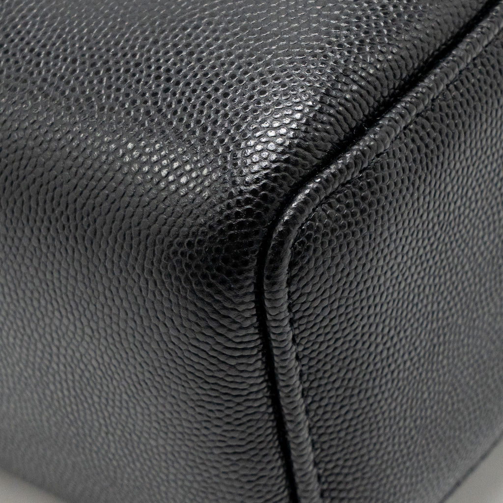 chanel-26p-preppy-coco-mini-vanity-shoulder-bag-caviar-black-ghwmicrochip