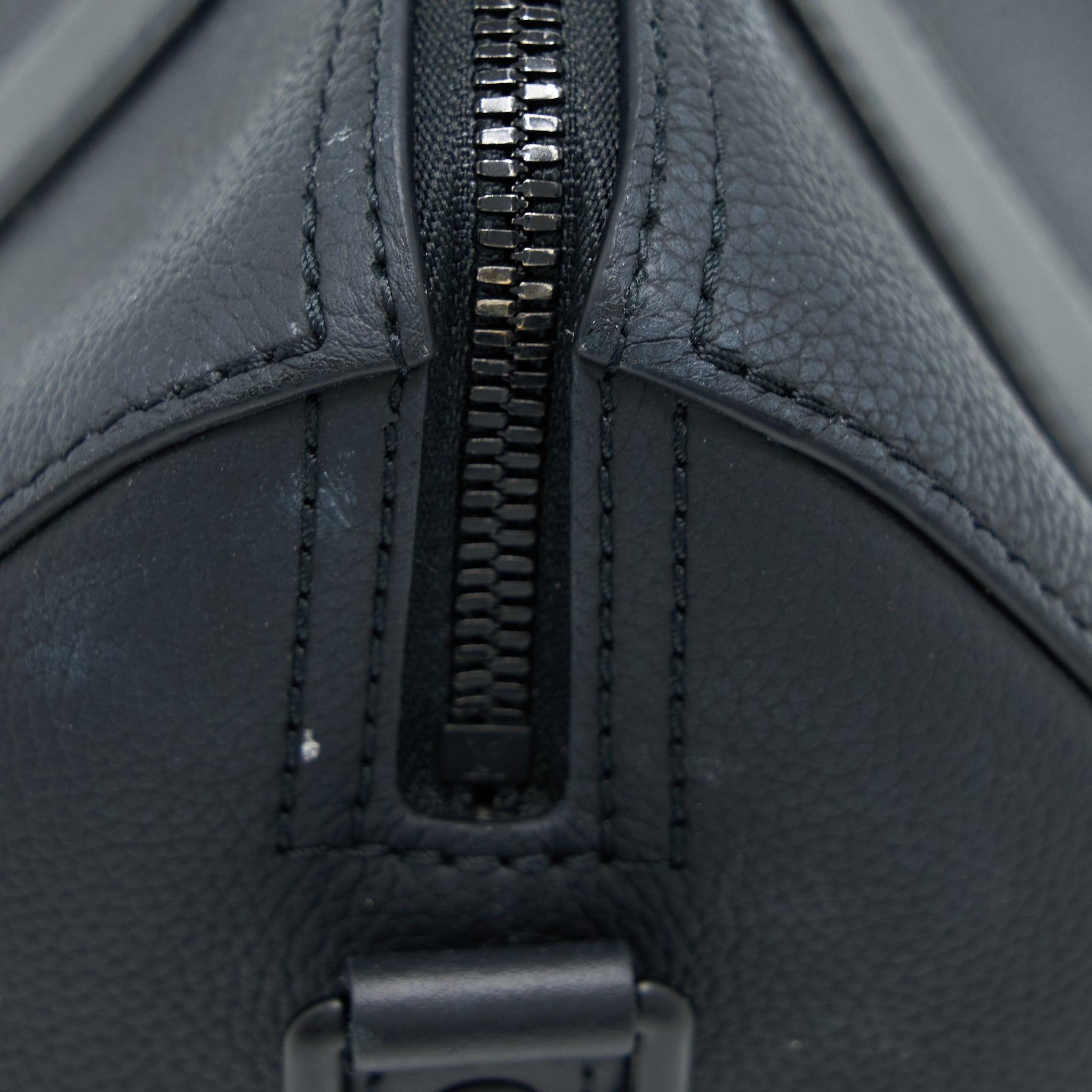 louis-vuitton-city-keepall-grained-calfskin-black-with-black-hardware