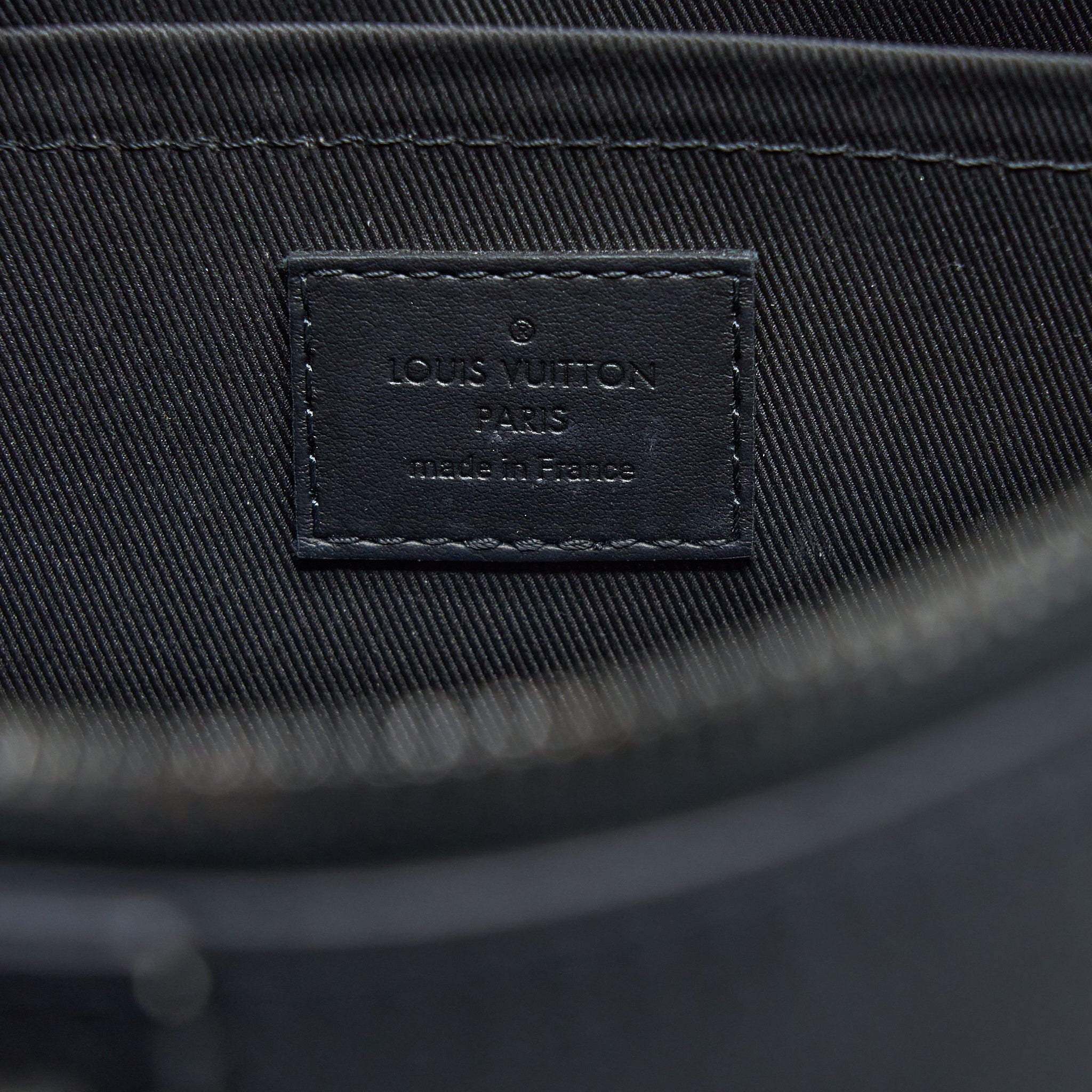 louis-vuitton-city-keepall-grained-calfskin-black-with-black-hardware
