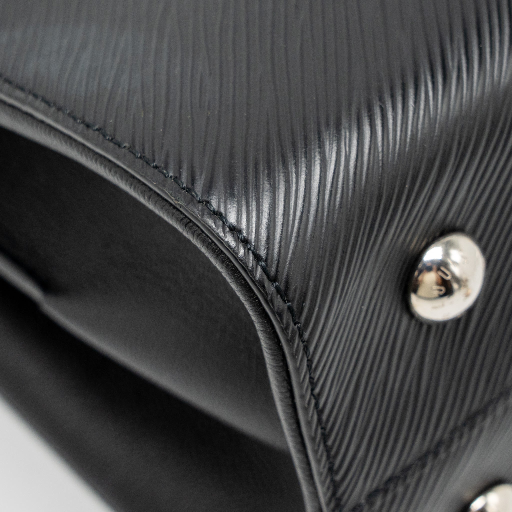 louis-vuitton-twist-tote-bag-epi-black-shw