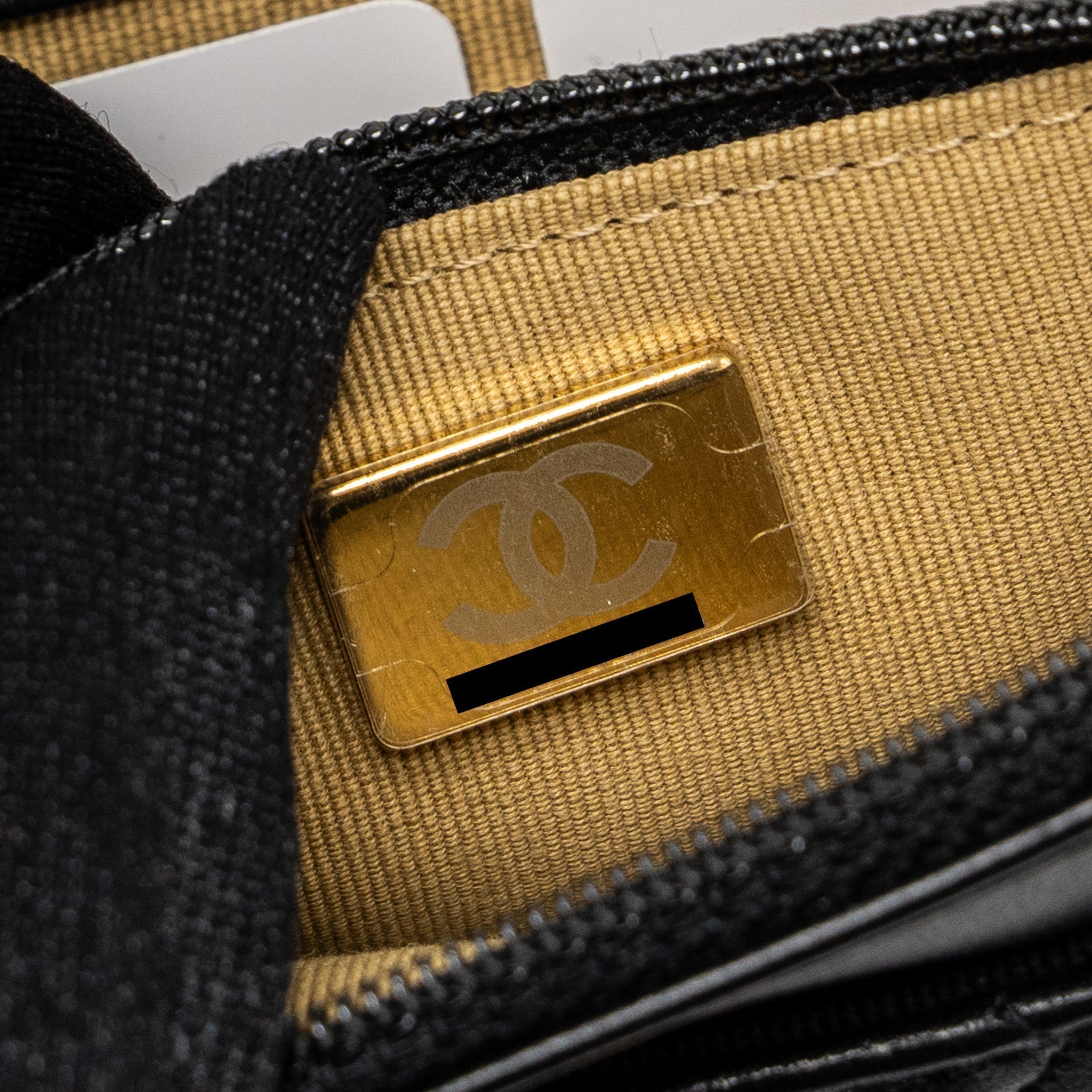 chanel-22s-pearl-crush-wallet-on-chain-lambskin-black-brushed-ghw-microchip