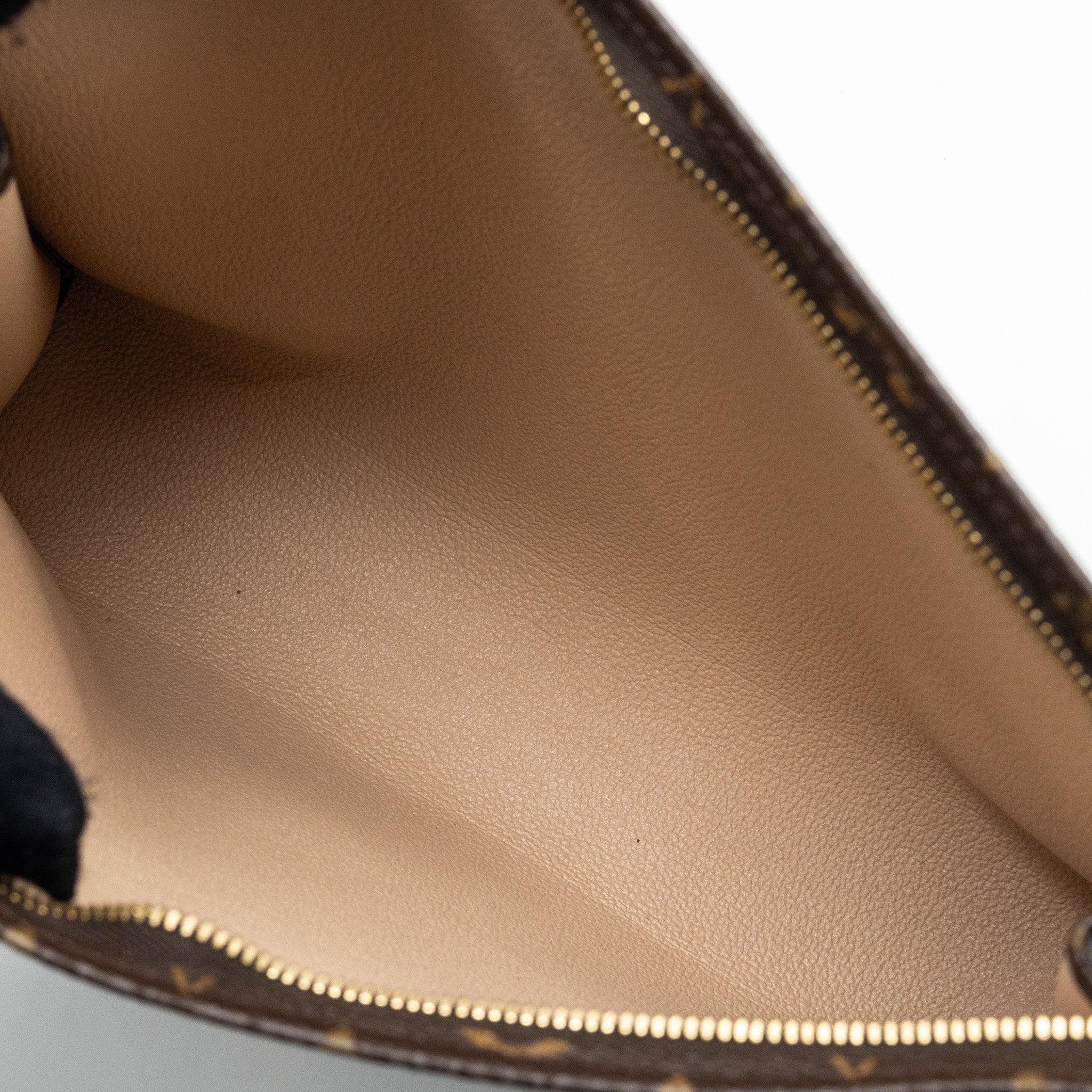 louis-vuitton-toiletry-pochette-26-monogram-canvas-ghw-9