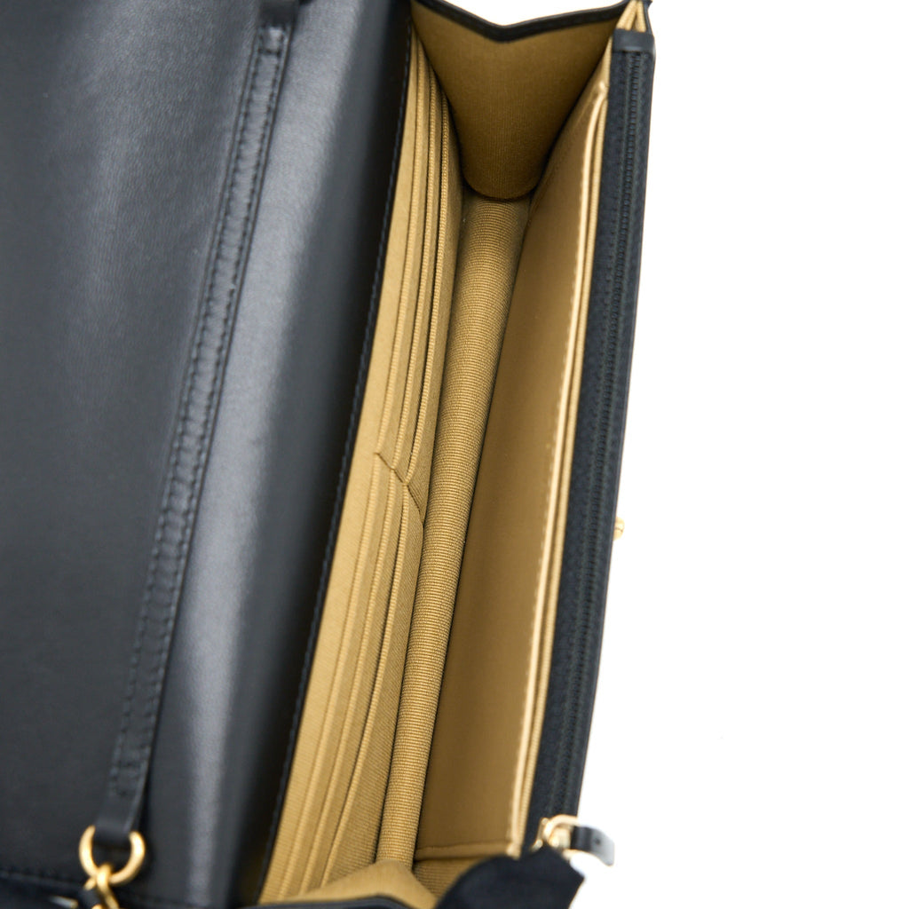 chanel-pearl-crush-wallet-on-chain-lambskin-black-ghw-microchip-3