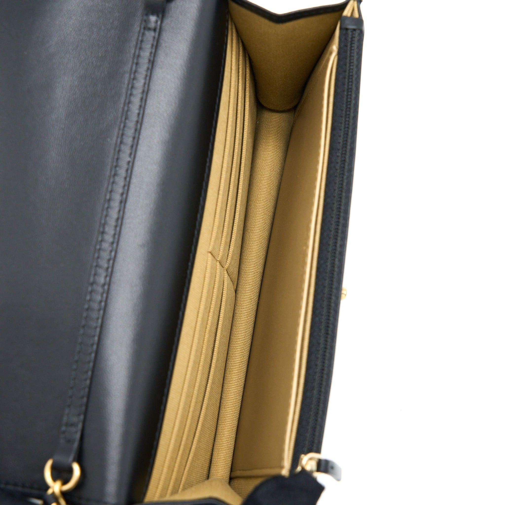 chanel-pearl-crush-wallet-on-chain-lambskin-black-ghw-microchip-3