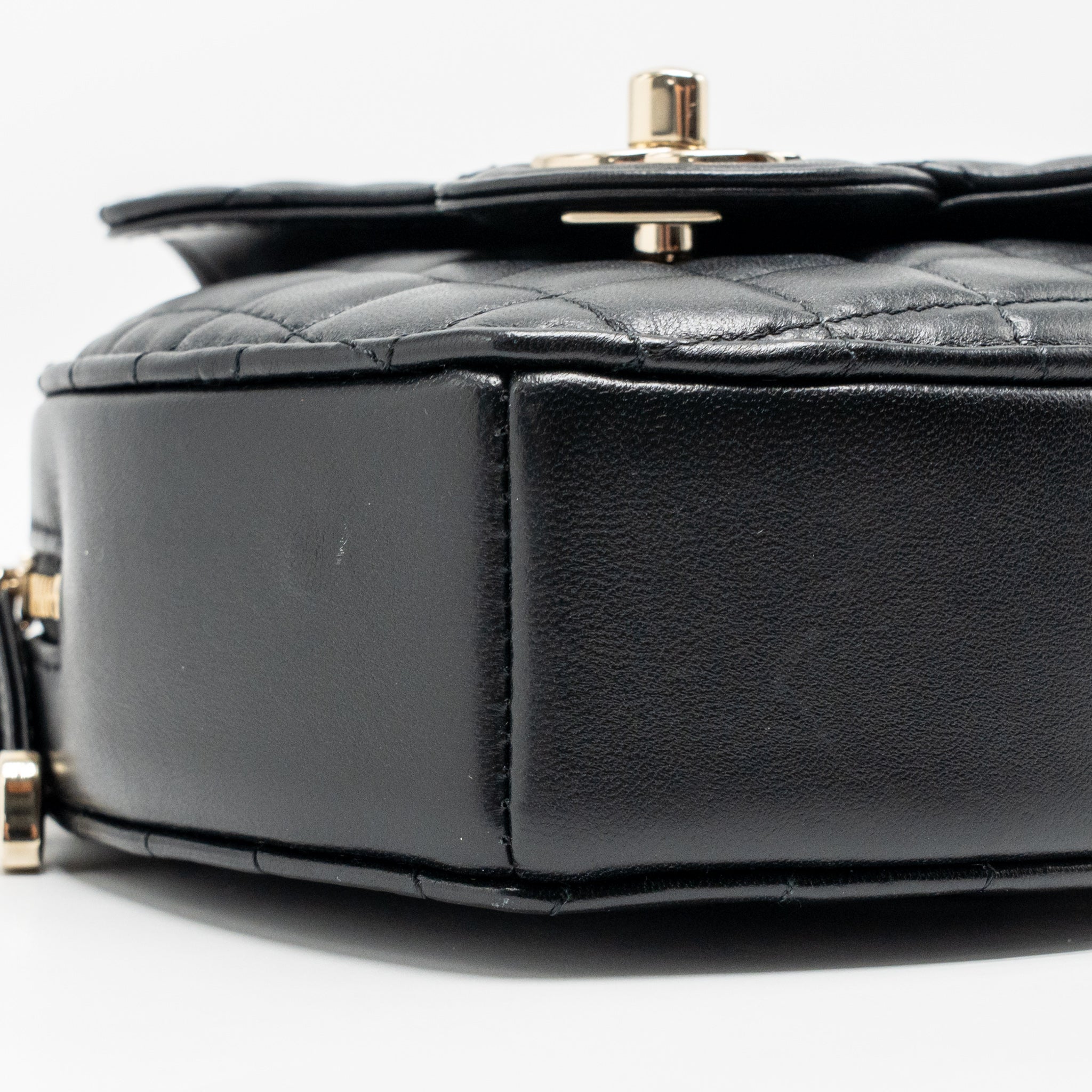 chanel-22s-heart-bag-lambskin-black-lghw-microchip-3