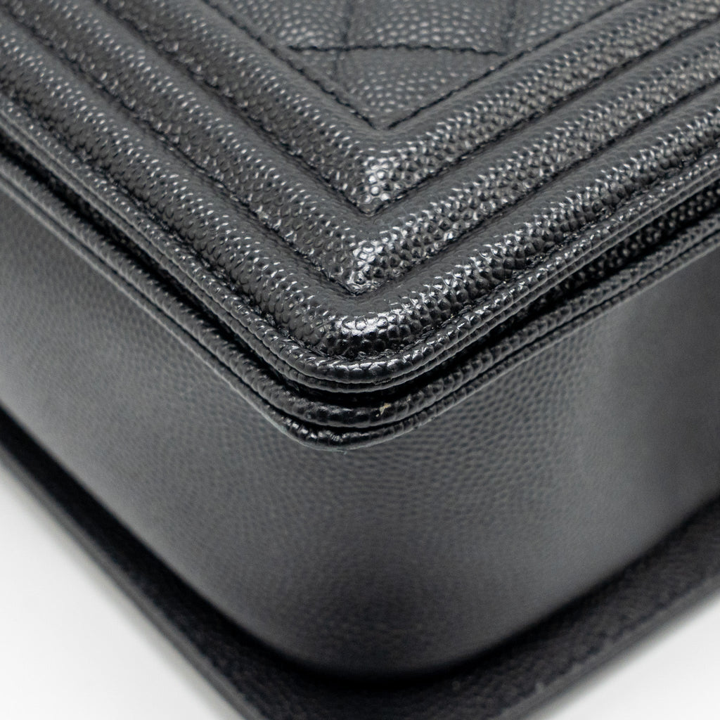 chanel-medium-boy-bag-caviar-black-ruthenium-hardware-1