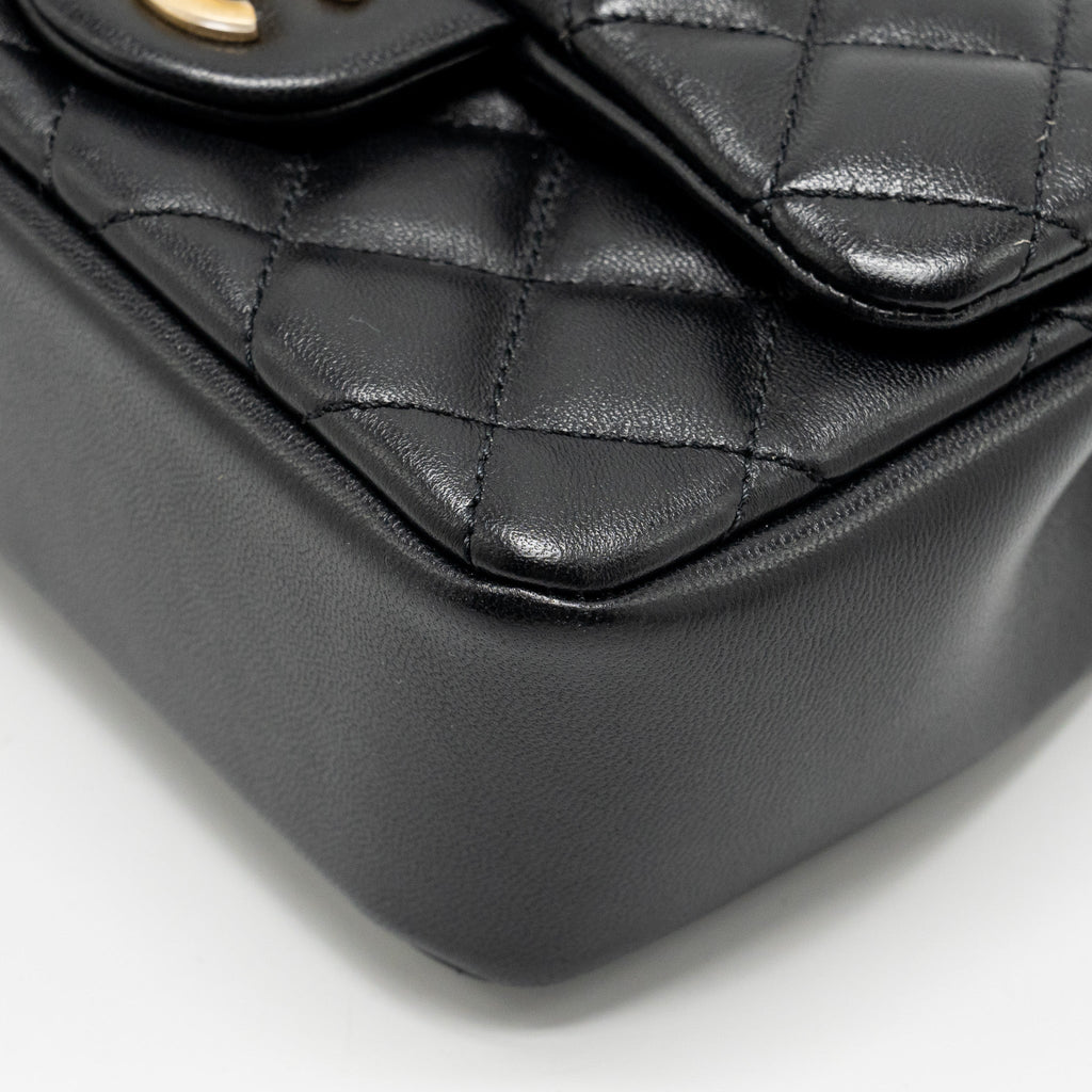 chanel-24p-pearl-chain-mini-flap-bag-lambskin-black-ghw-microchip-copy