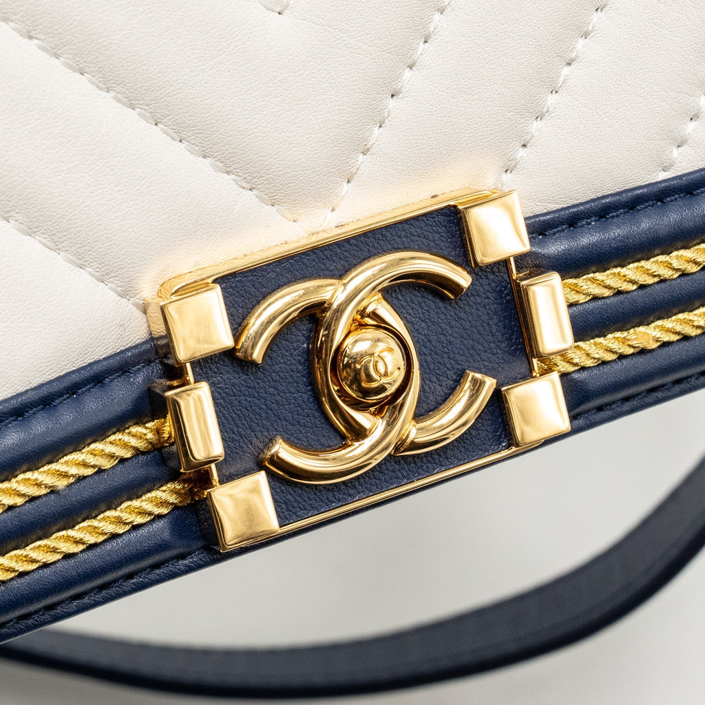 chanel-small-chevron-boy-bag-calfskin-white-navy-ghw