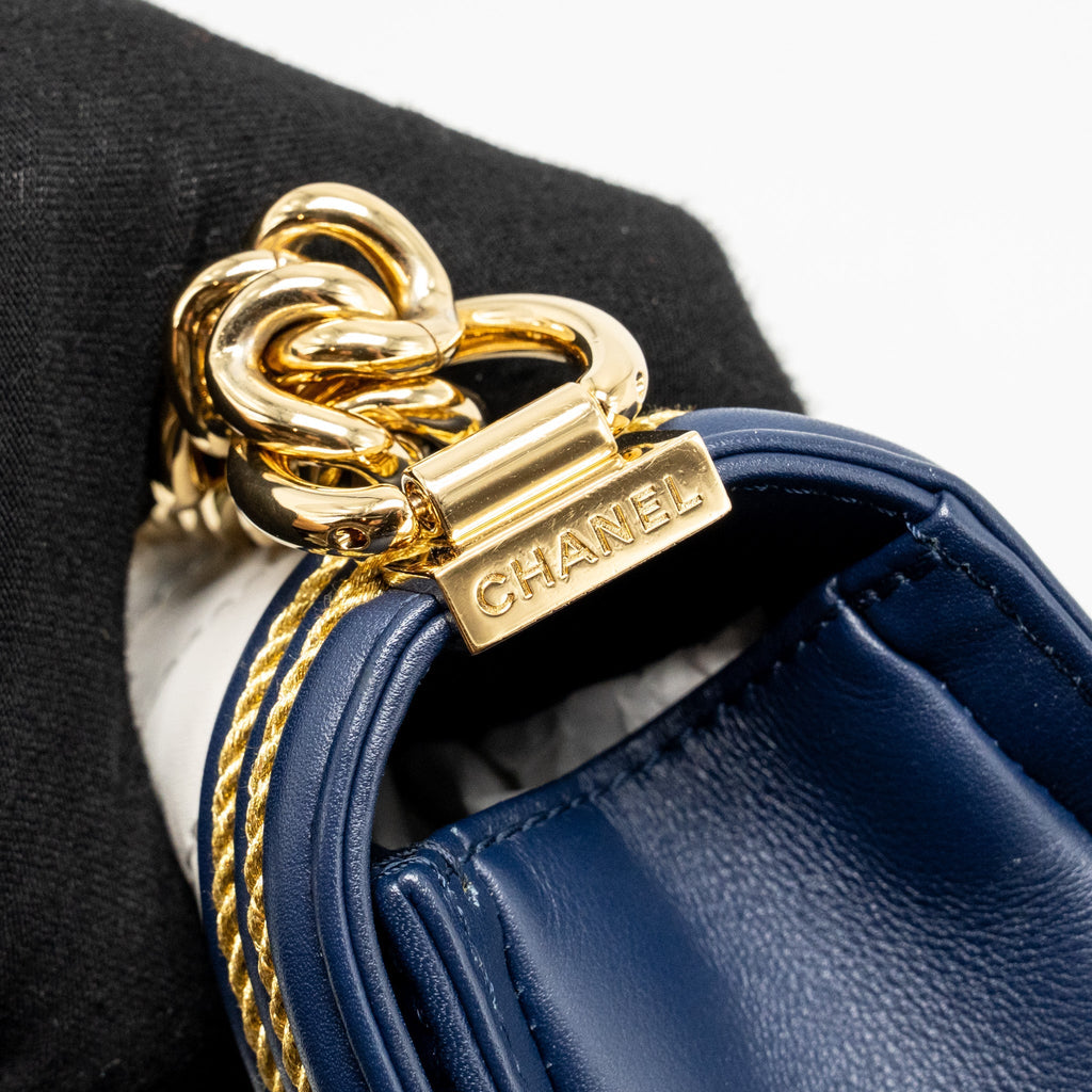 chanel-small-chevron-boy-bag-calfskin-white-navy-ghw