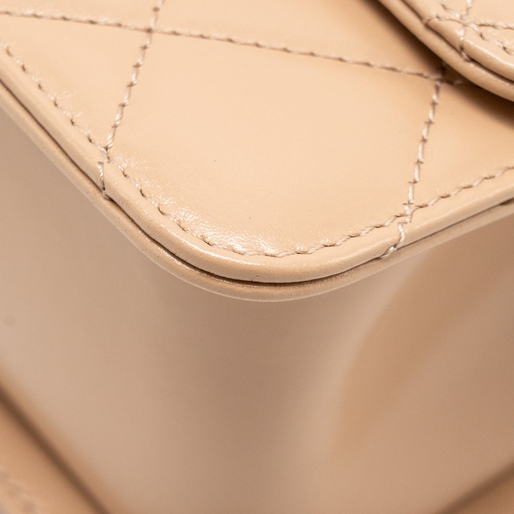 chanel-gold-crush-mini-flap-bag-calfskin-beige-ghw-microchip