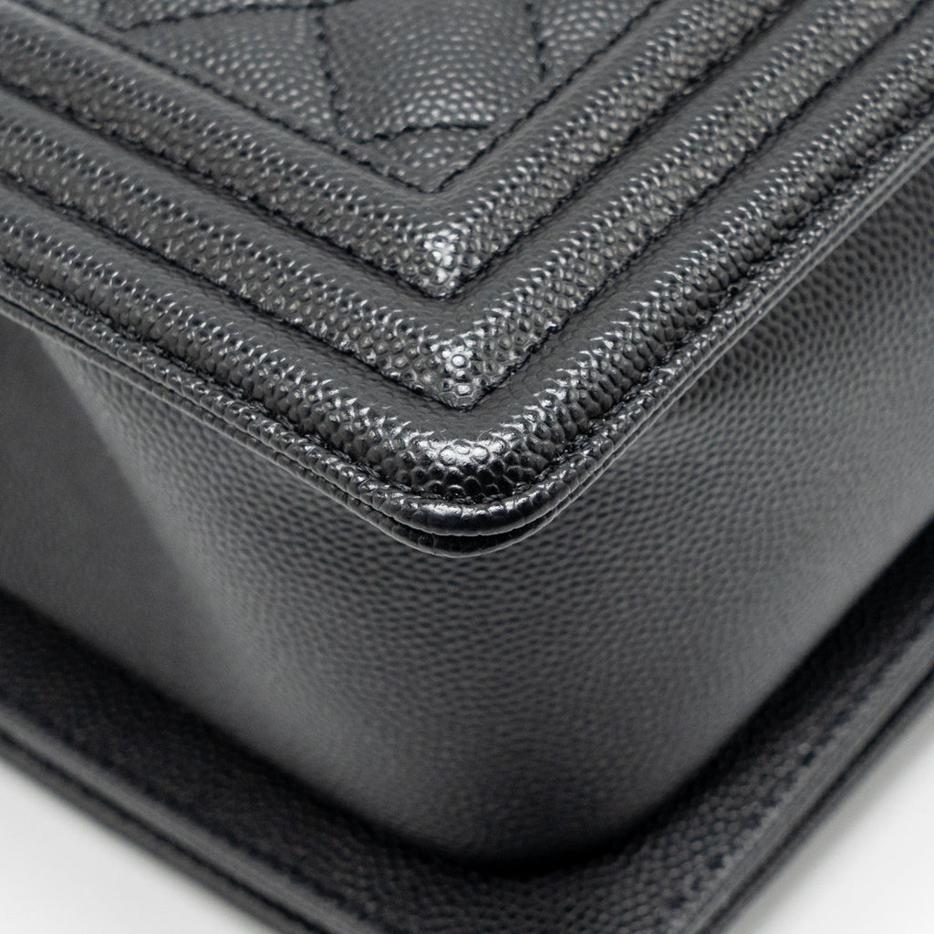 chanel-medium-boy-bag-caviar-black-ruthenium-hardware-1