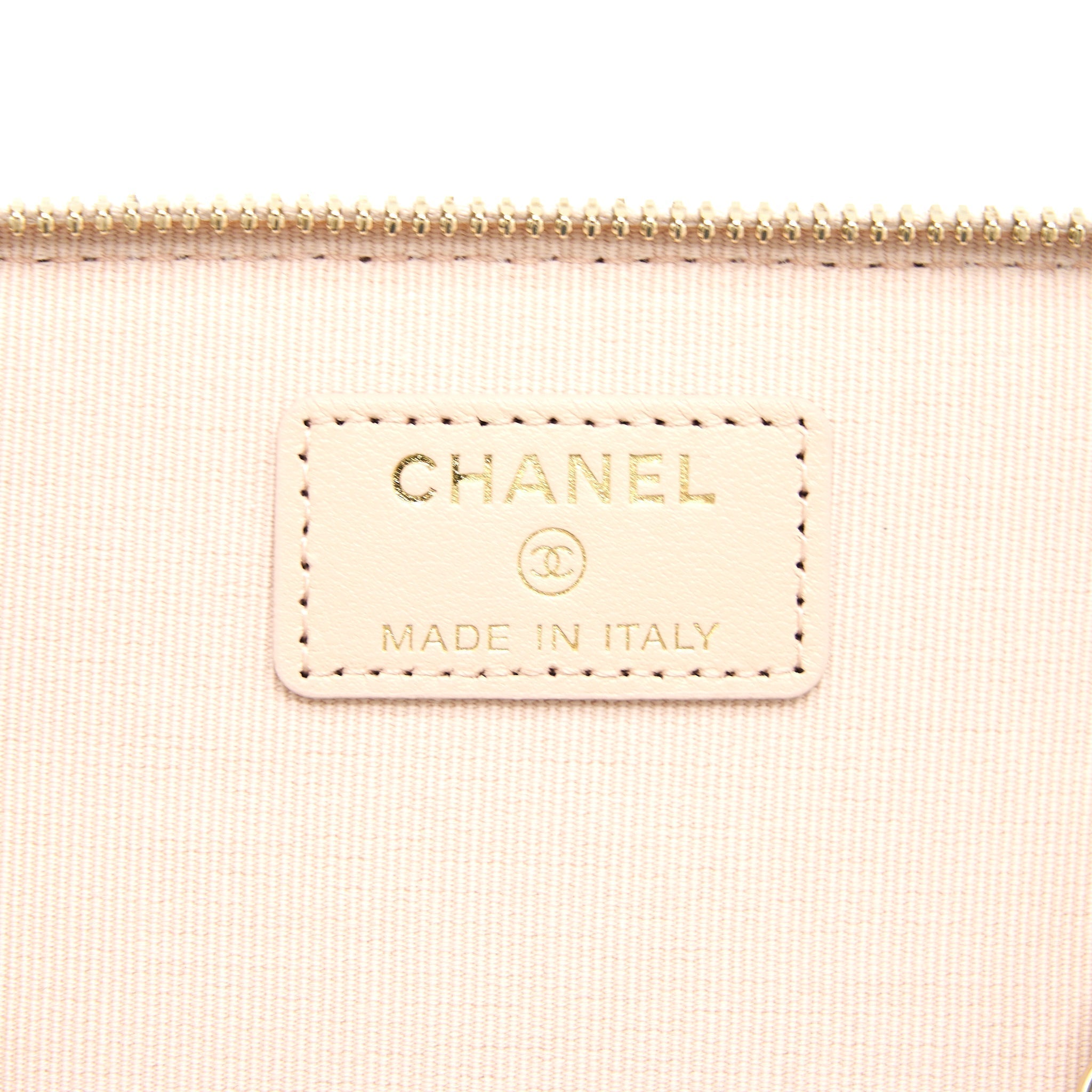 chanel-long-vanity-case-caviar-light-pink-lghw