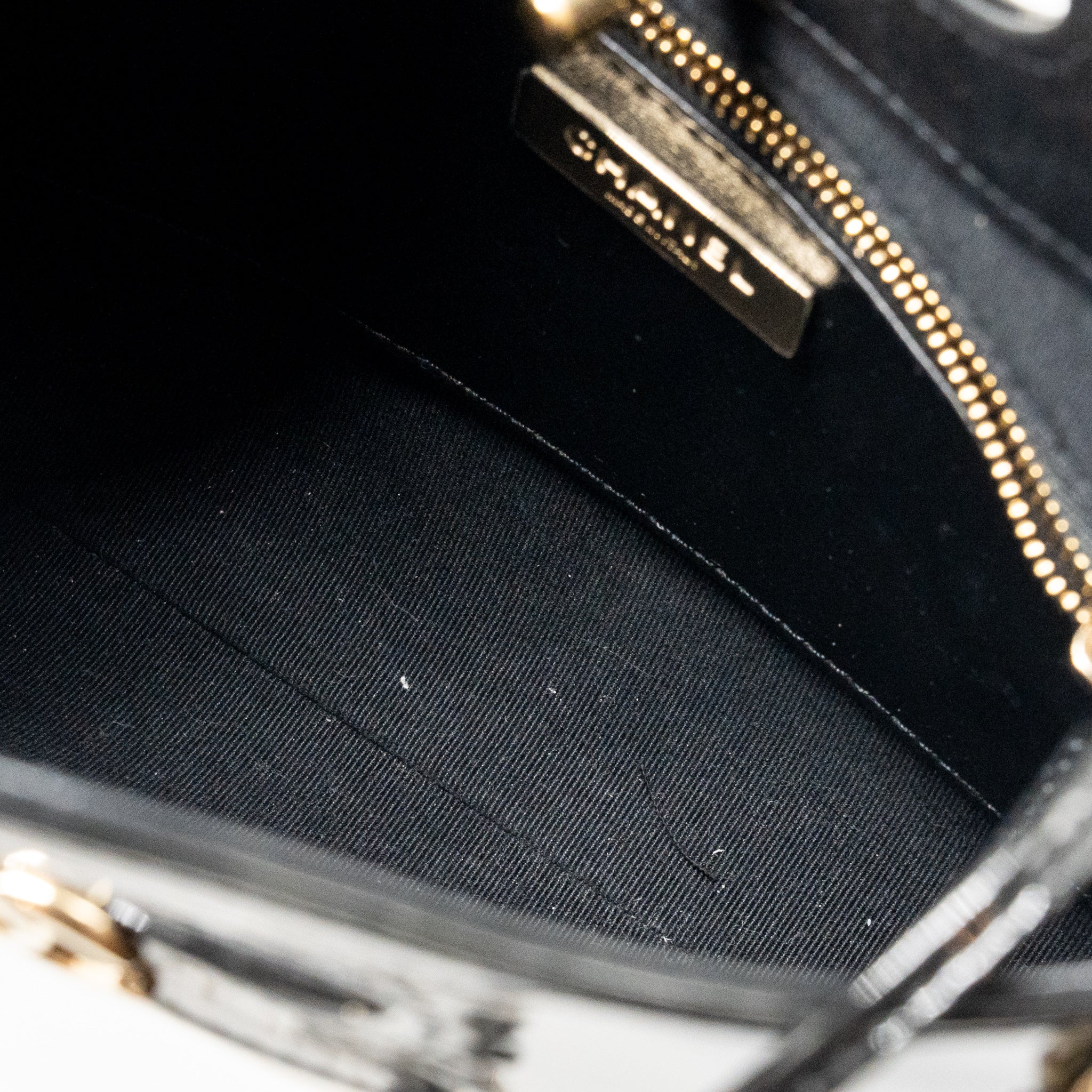 chanel-mini-31-bag-patent-black-white-lghw-microchip-1