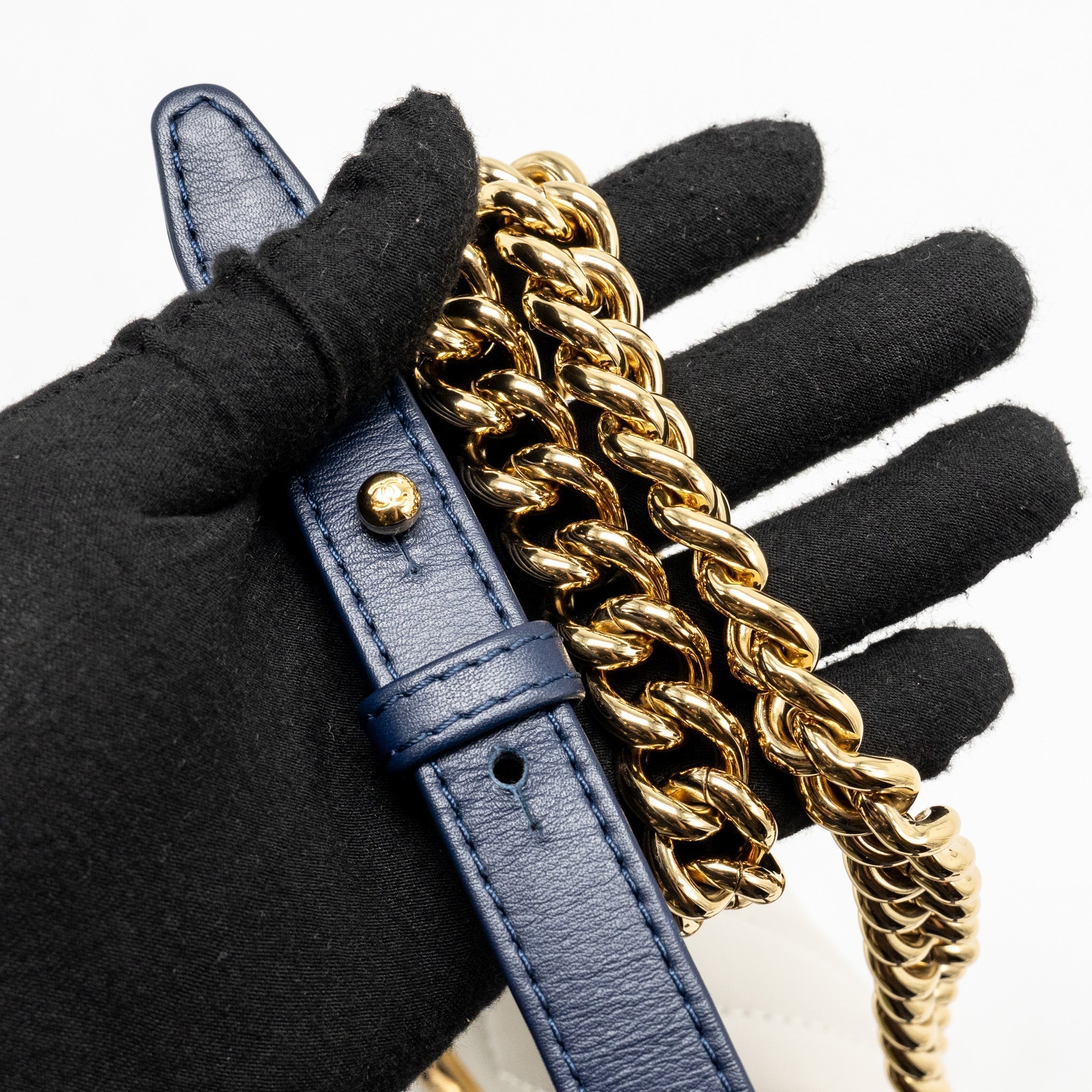 chanel-small-chevron-boy-bag-calfskin-white-navy-ghw