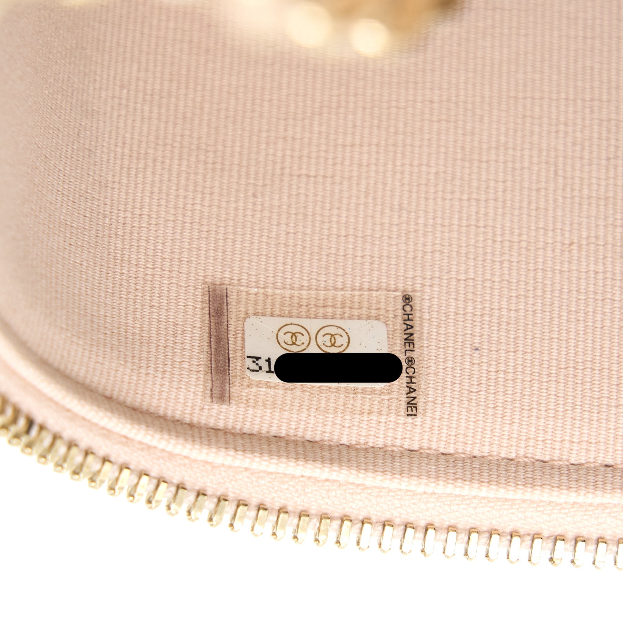 chanel-long-vanity-case-caviar-light-pink-lghw