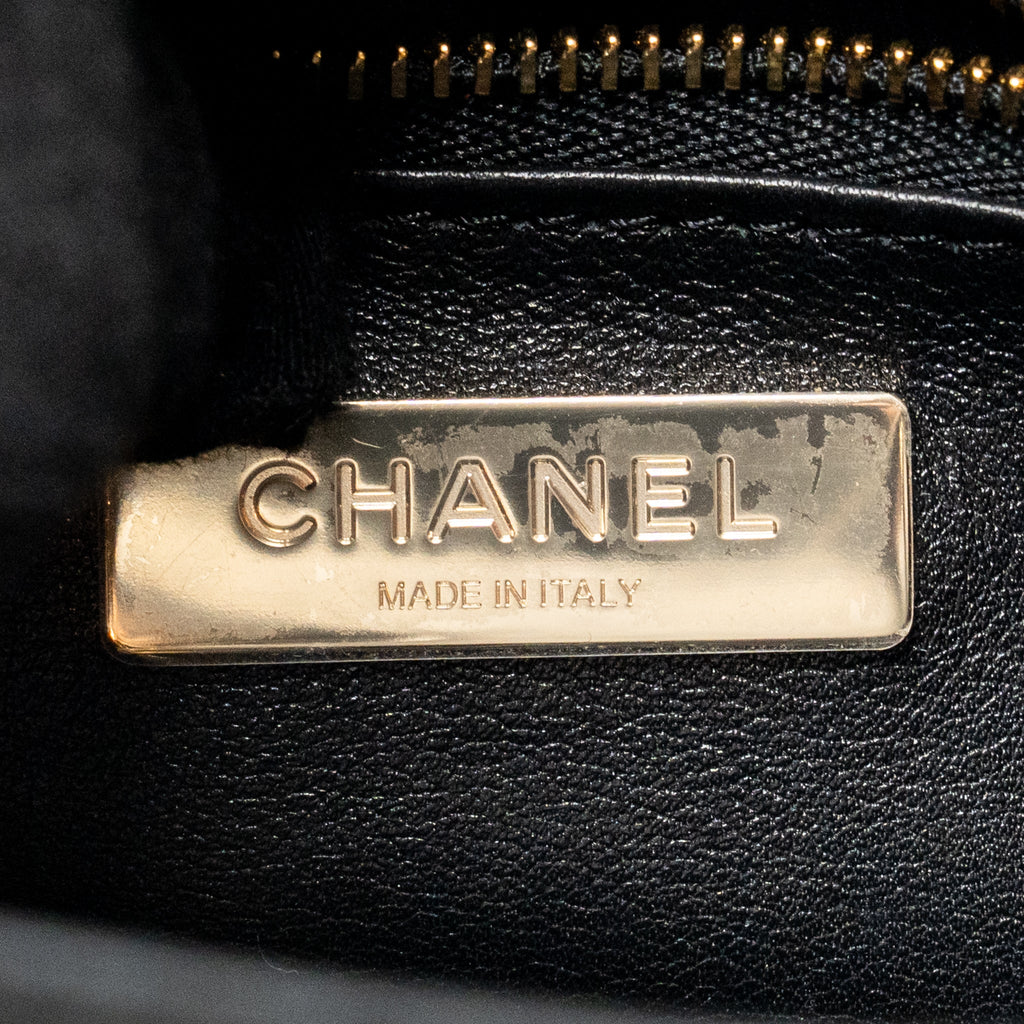 chanel-mini-31-bag-patent-black-white-lghw-microchip-1