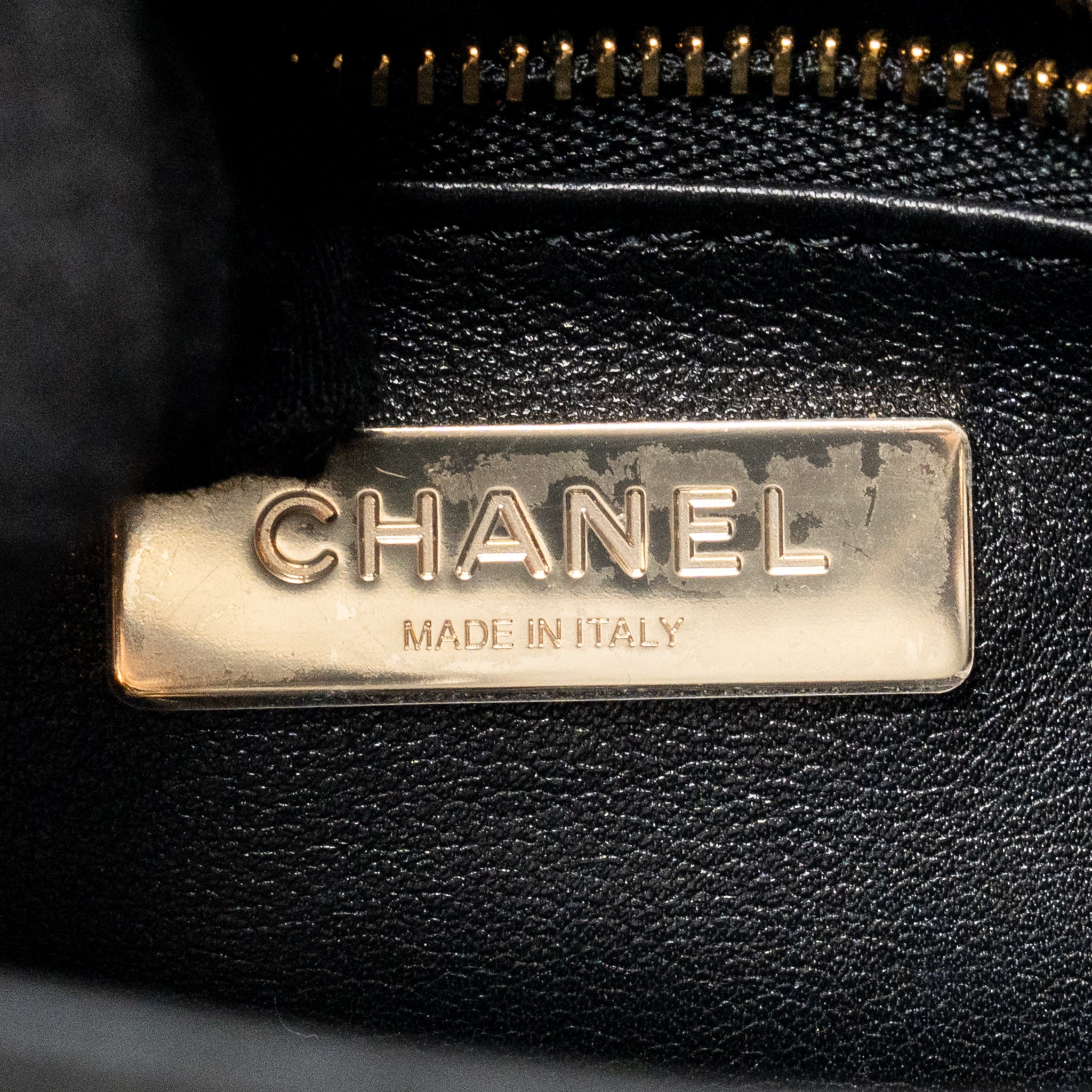 chanel-mini-31-bag-patent-black-white-lghw-microchip-1