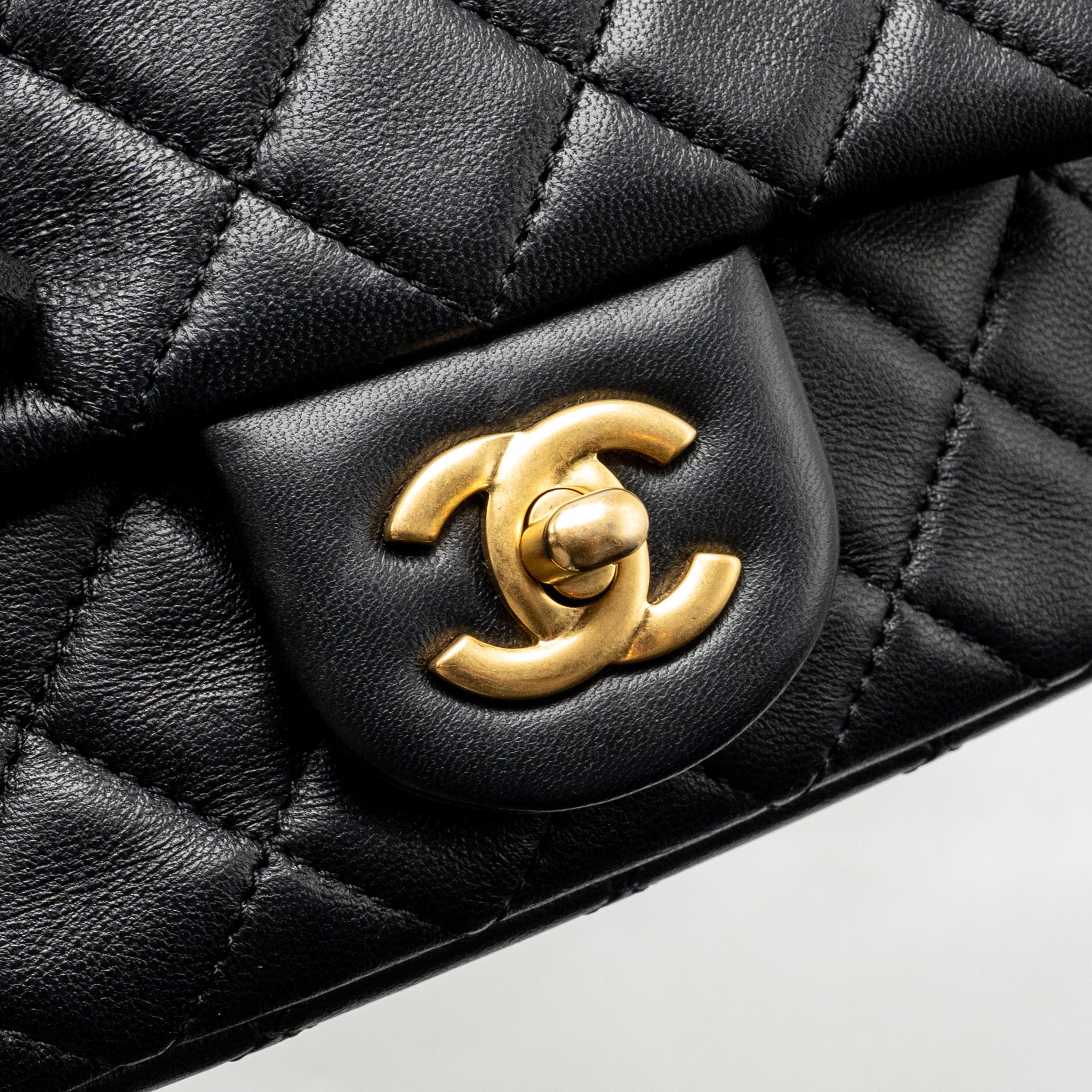 chanel-pearl-crush-mini-square-flap-bag-lambskin-black-ghwmicrochip-2