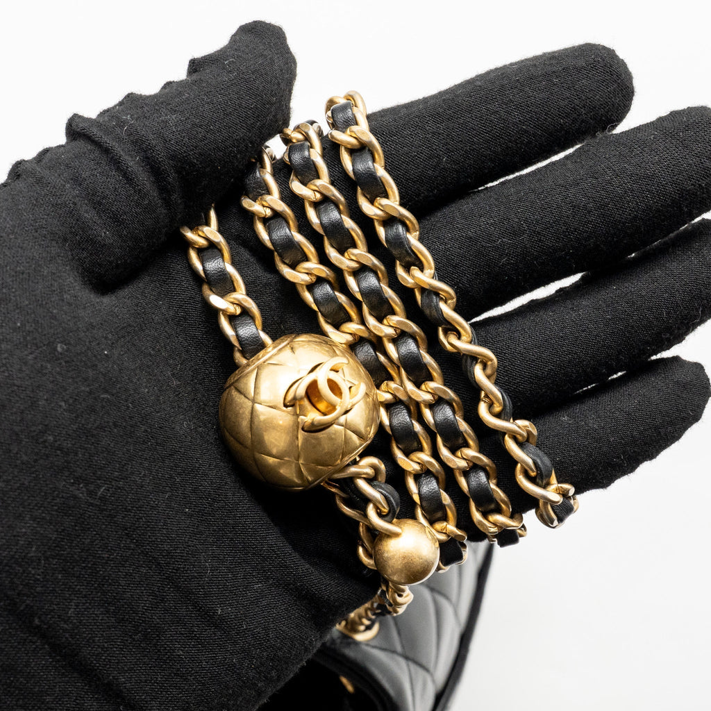 chanel-pearl-crush-mini-square-flap-bag-lambskin-black-ghwmicrochip-2