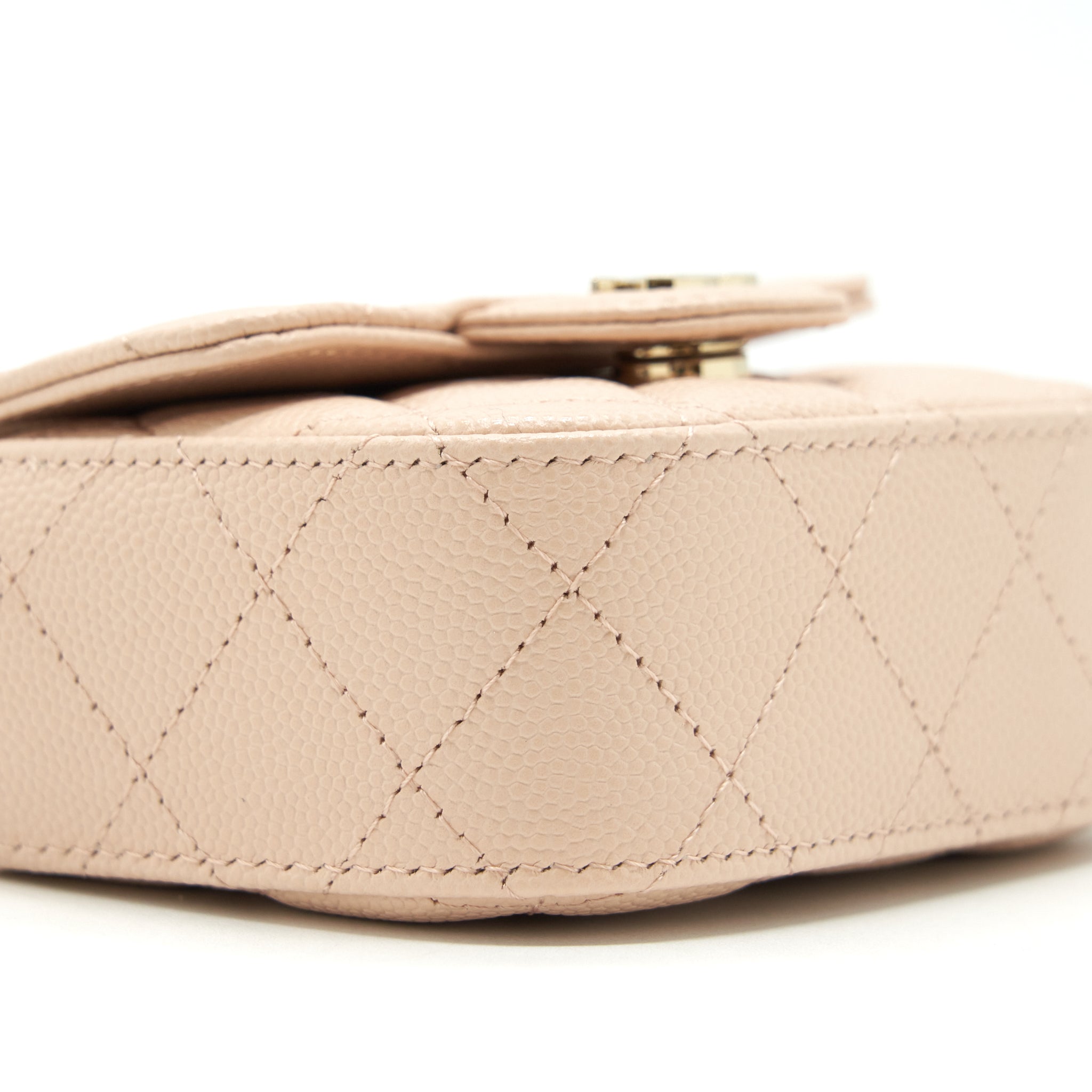 chanel-22c-mini-flap-vanity-caviar-light-pink-lghw
