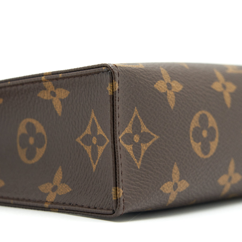 louis-vuitton-toiletry-pochette-19-monogram-canvas