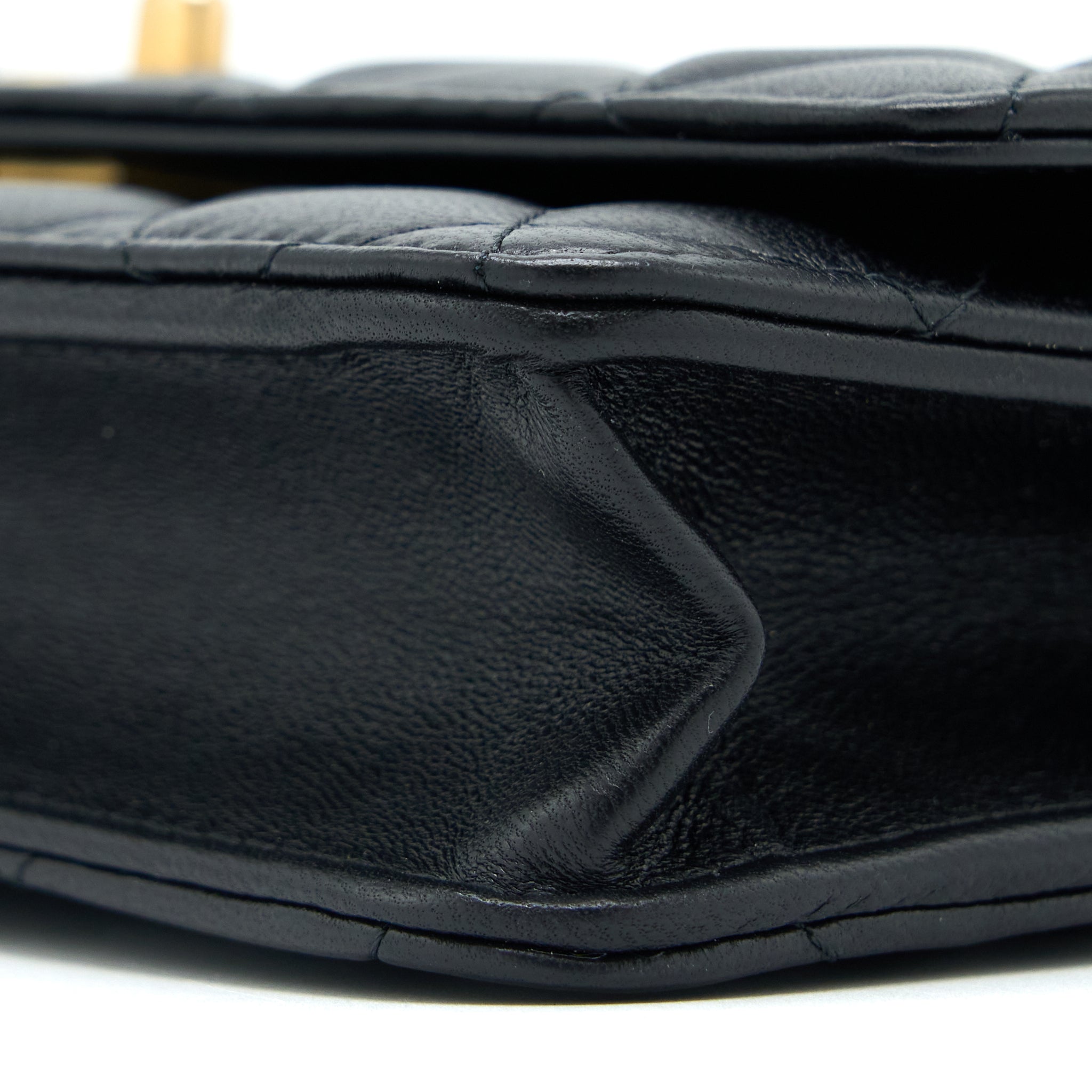 chanel-pearl-crush-wallet-on-chain-lambskin-black-ghw-microchip-2