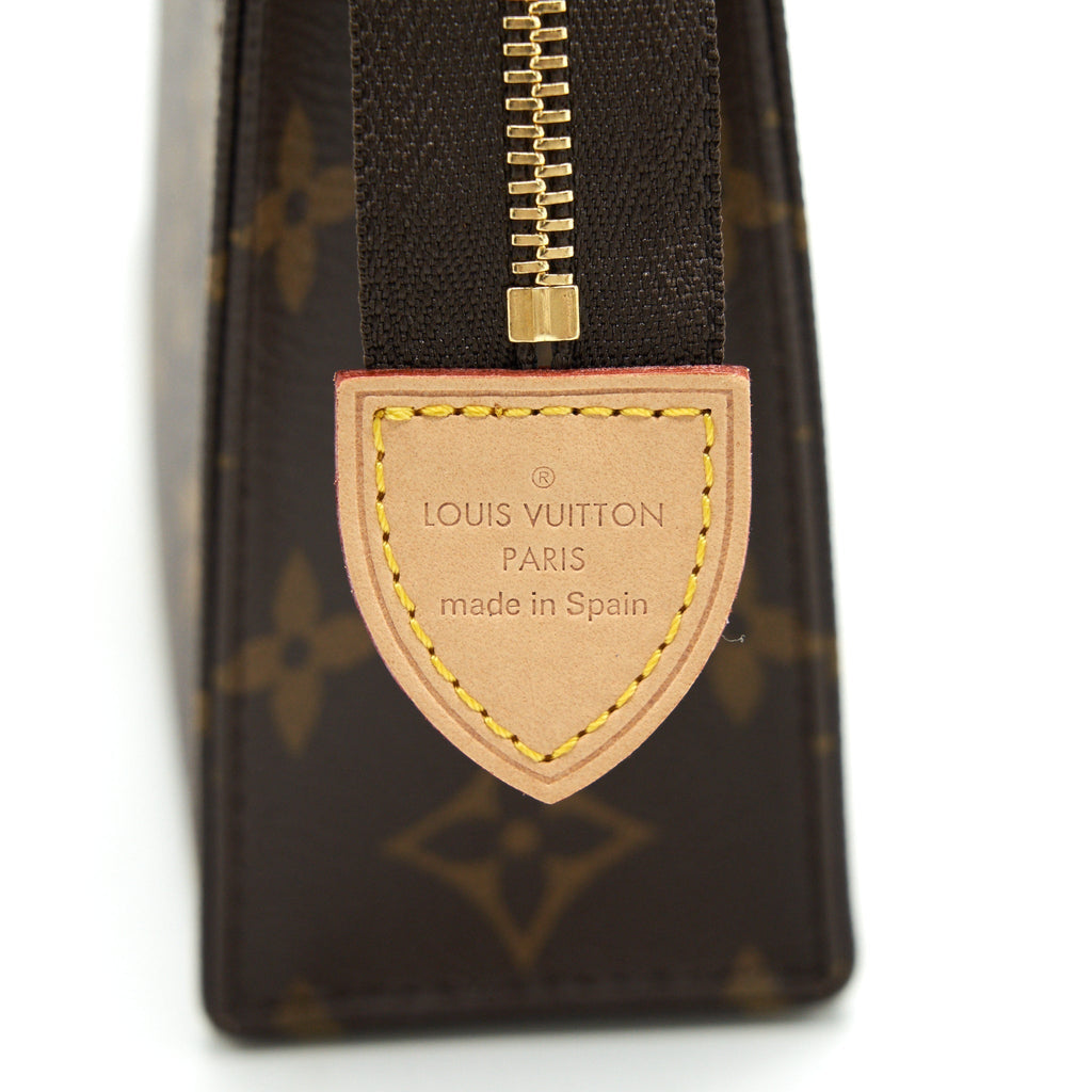 louis-vuitton-toiletry-pochette-19-monogram-canvas